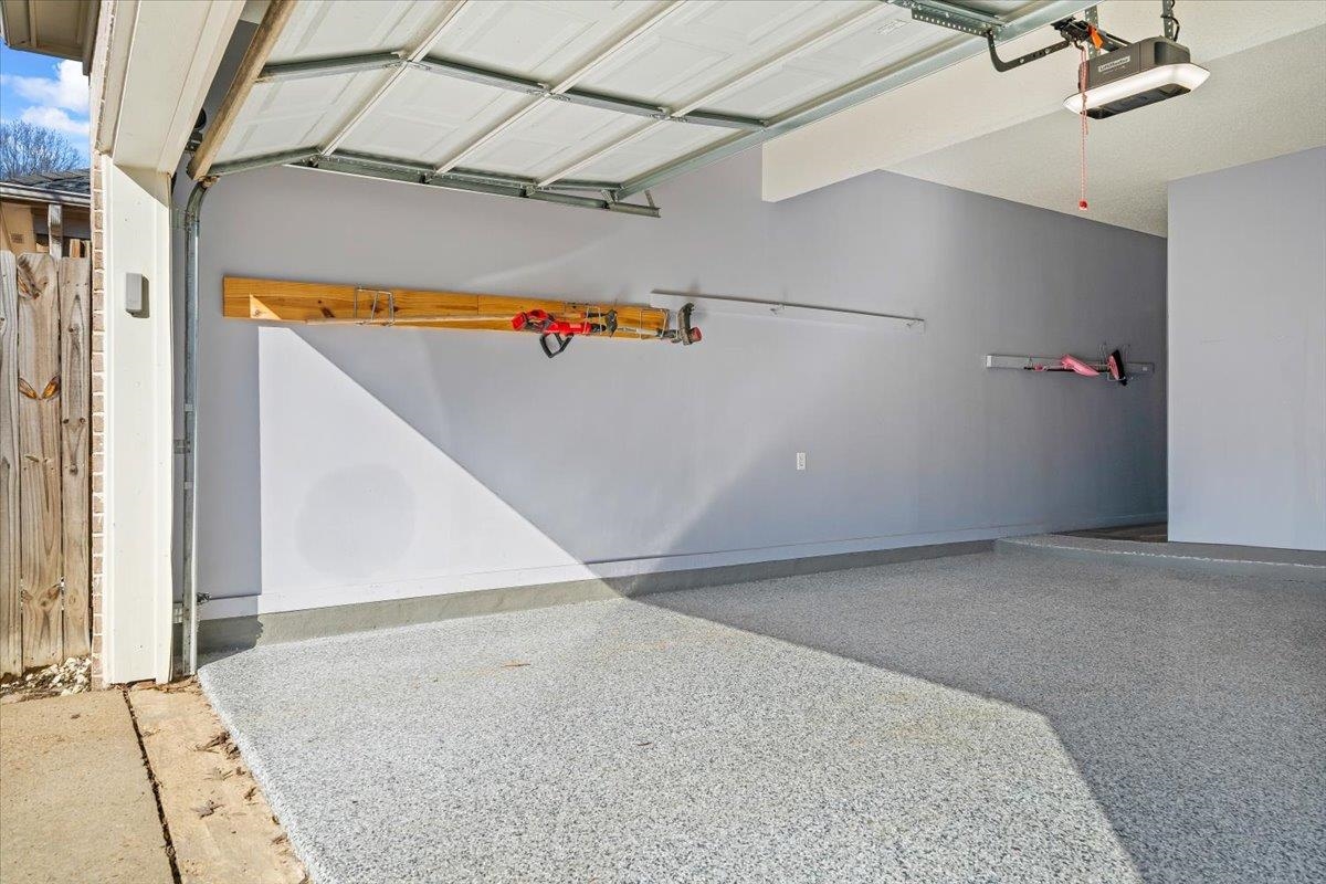 10443 KENSINGTON CIR