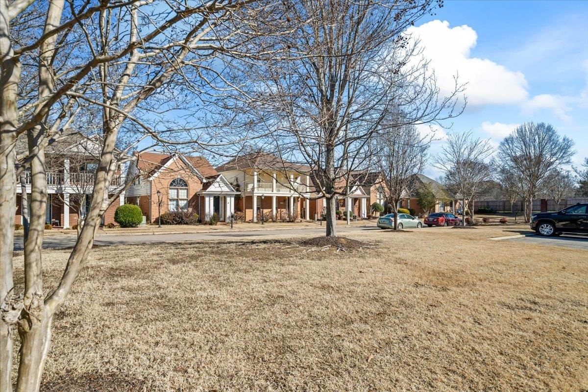 10443 KENSINGTON CIR