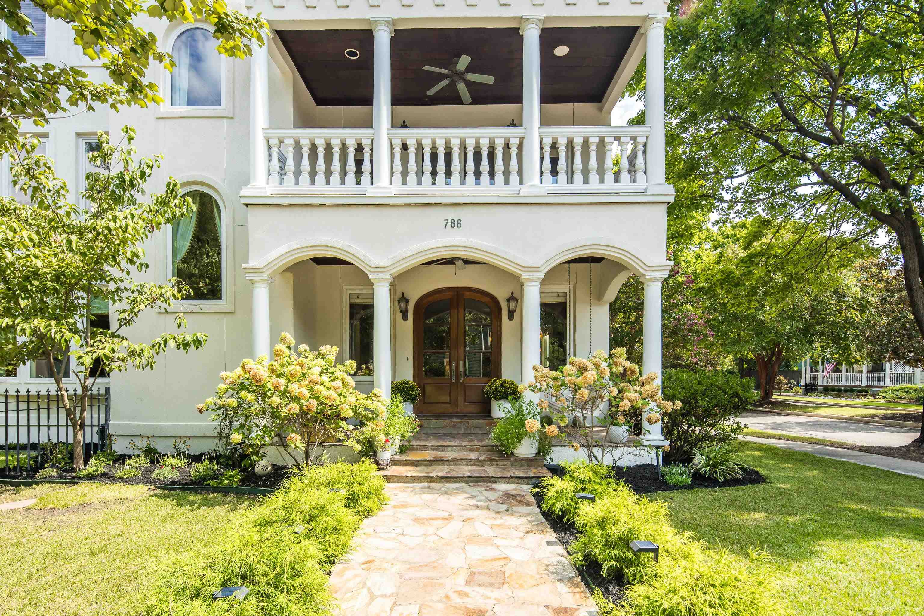 786 HARBOR ISLE CIR W