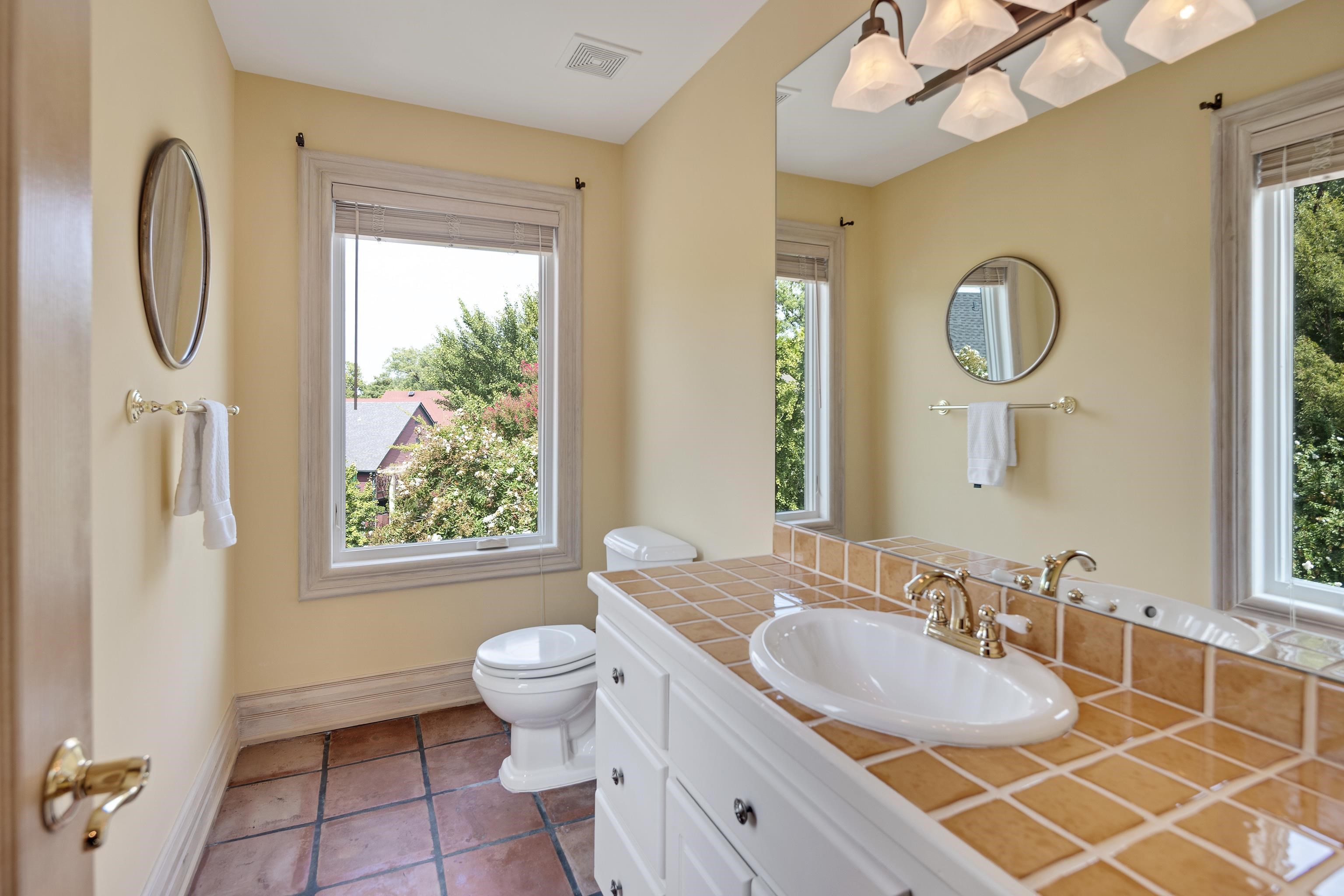 786 HARBOR ISLE CIR W