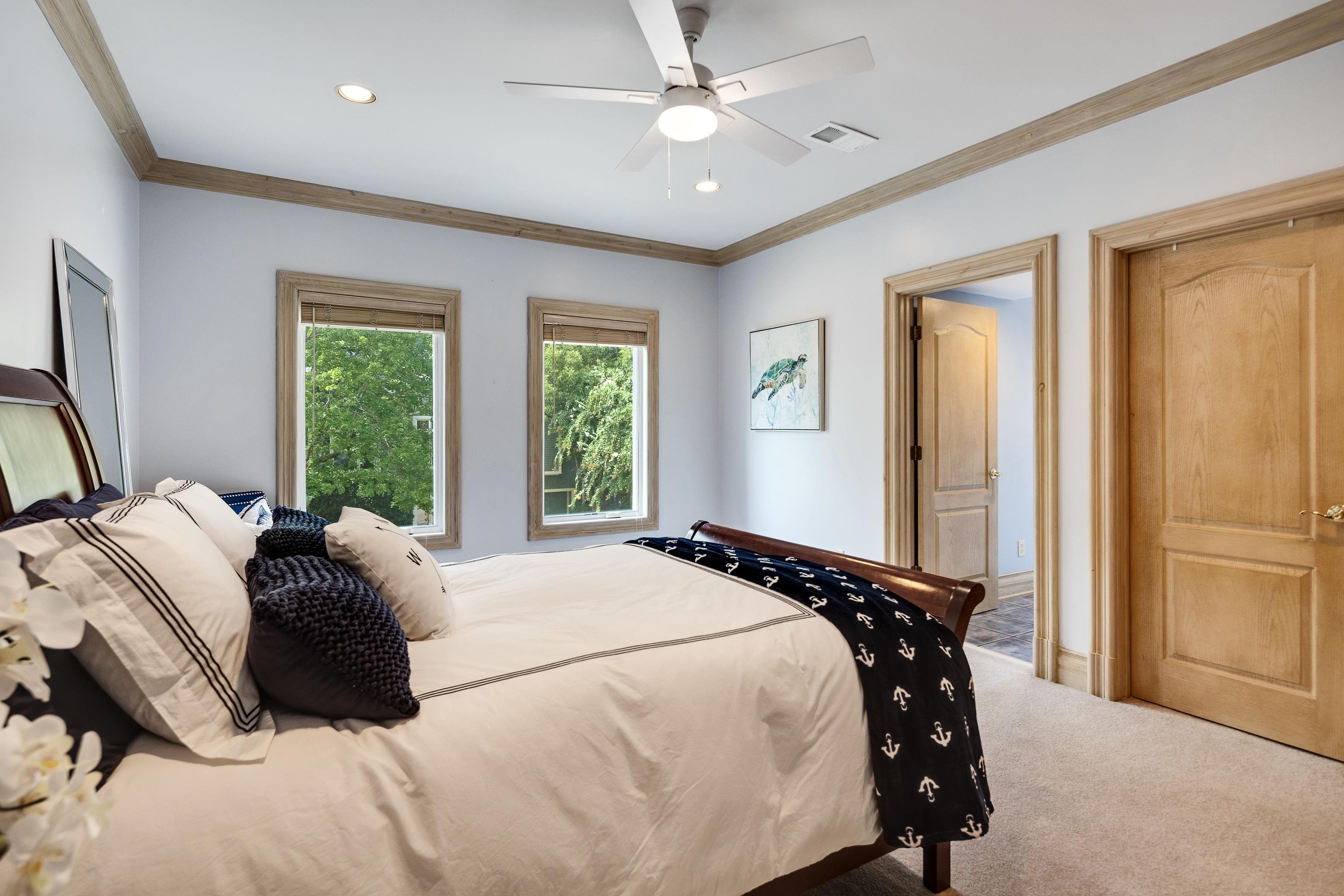 786 HARBOR ISLE CIR W