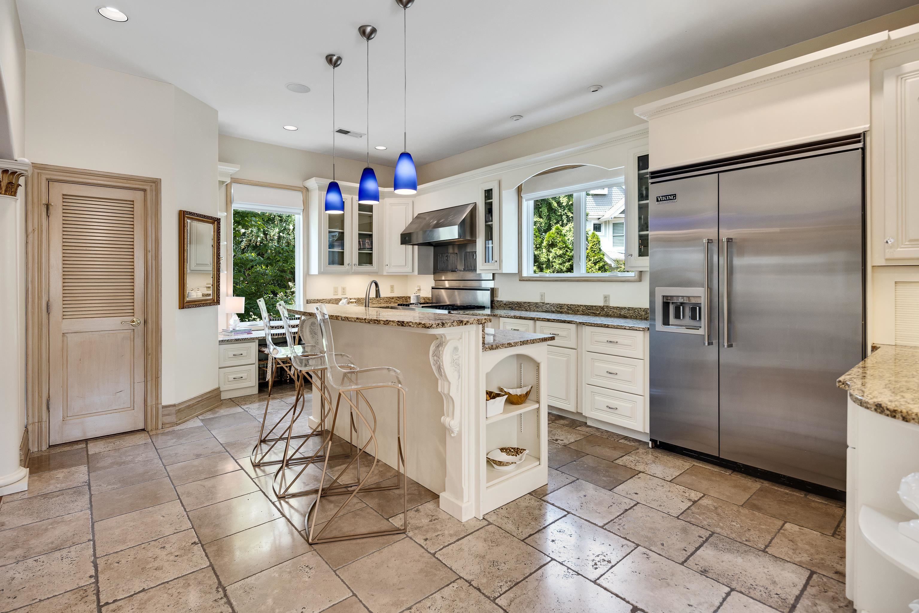 786 HARBOR ISLE CIR W