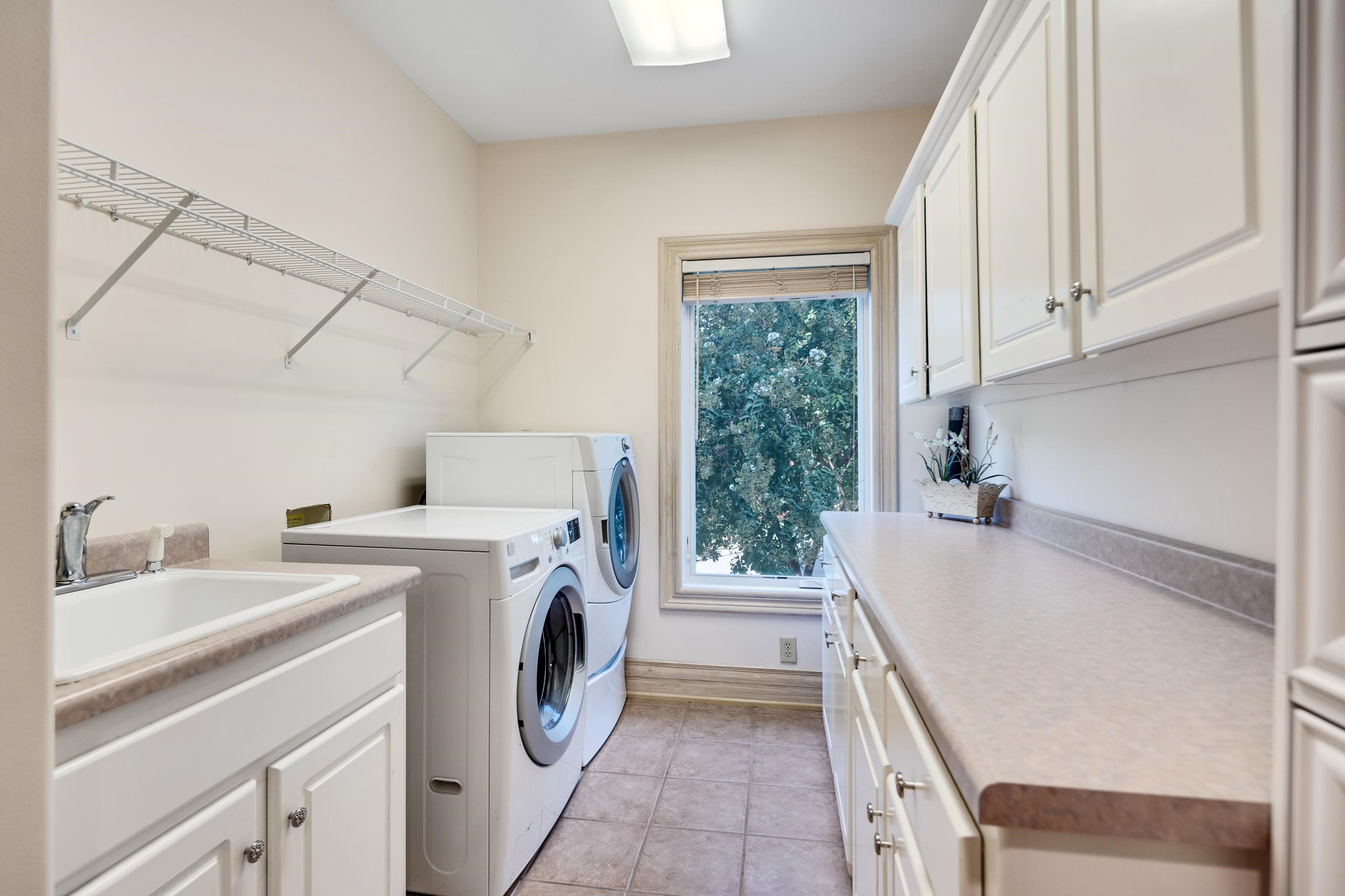 786 HARBOR ISLE CIR W