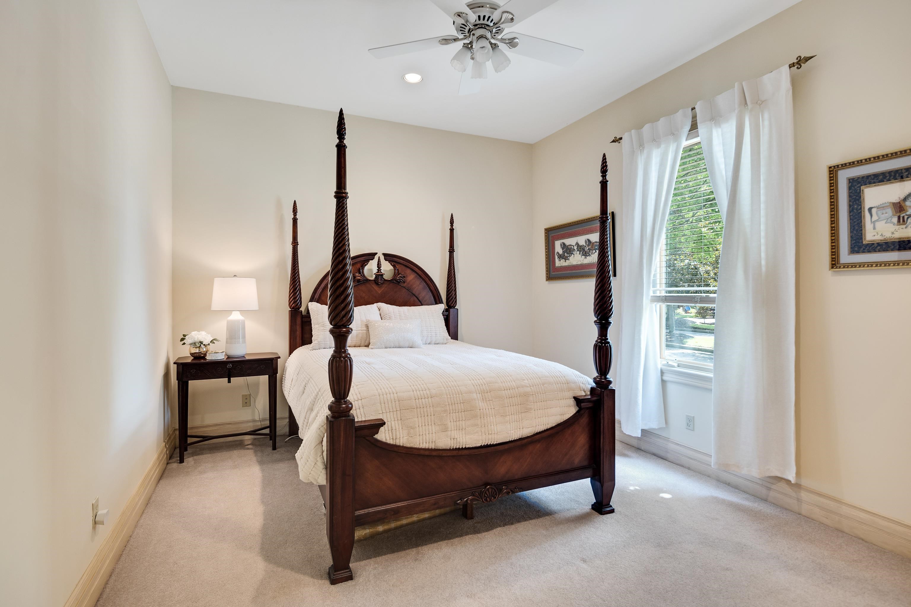 786 HARBOR ISLE CIR W