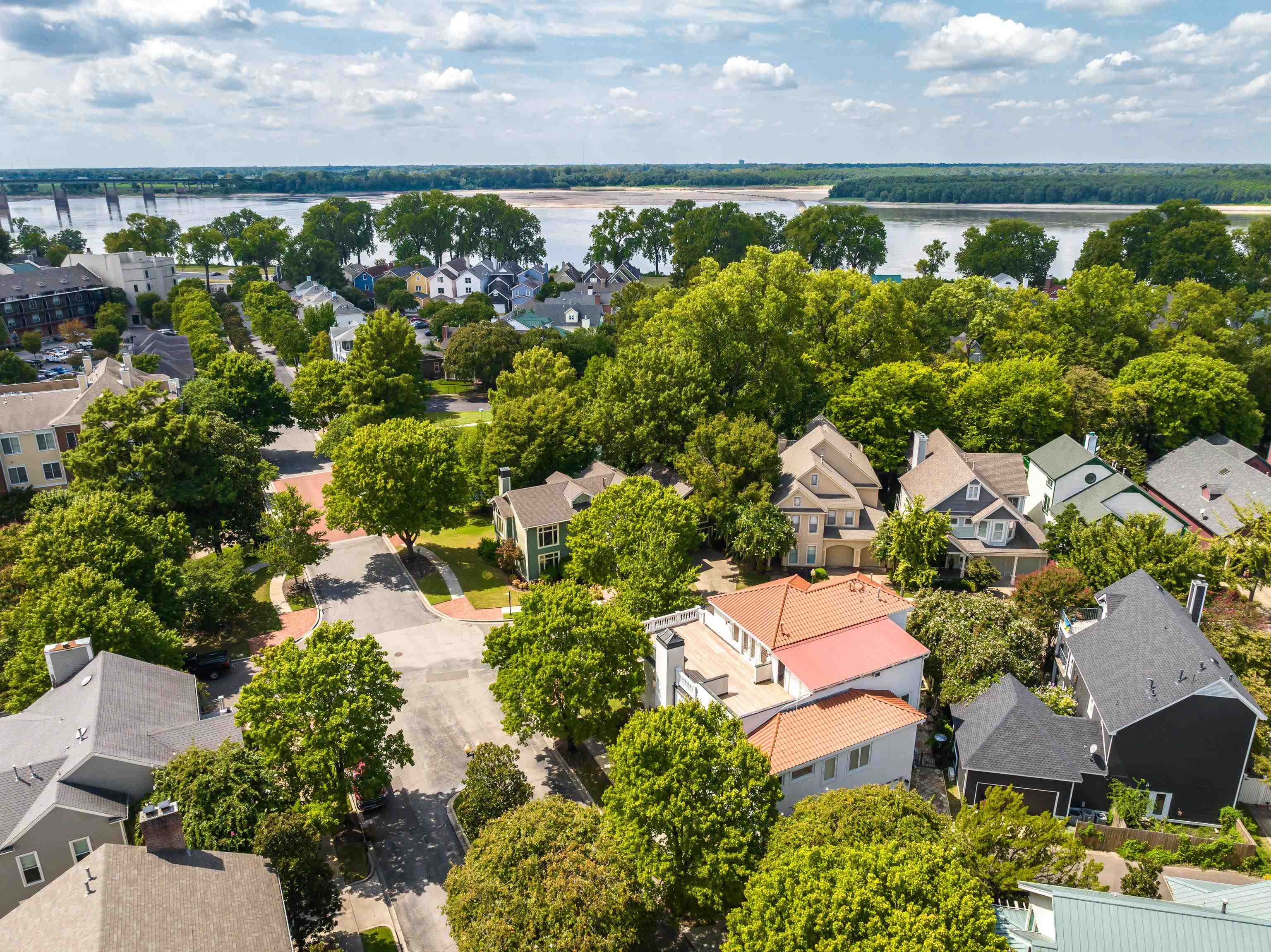 786 HARBOR ISLE CIR W