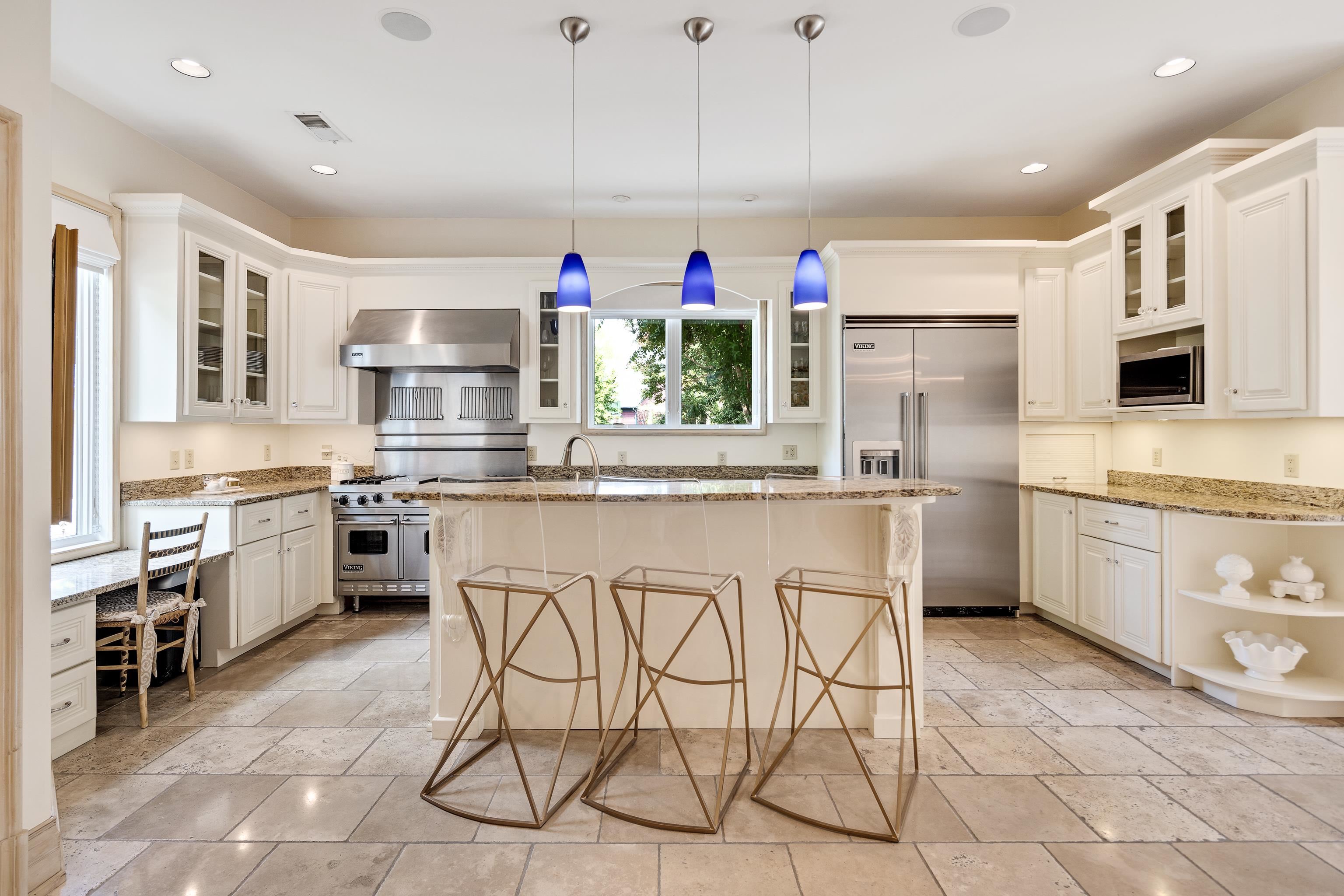 786 HARBOR ISLE CIR W