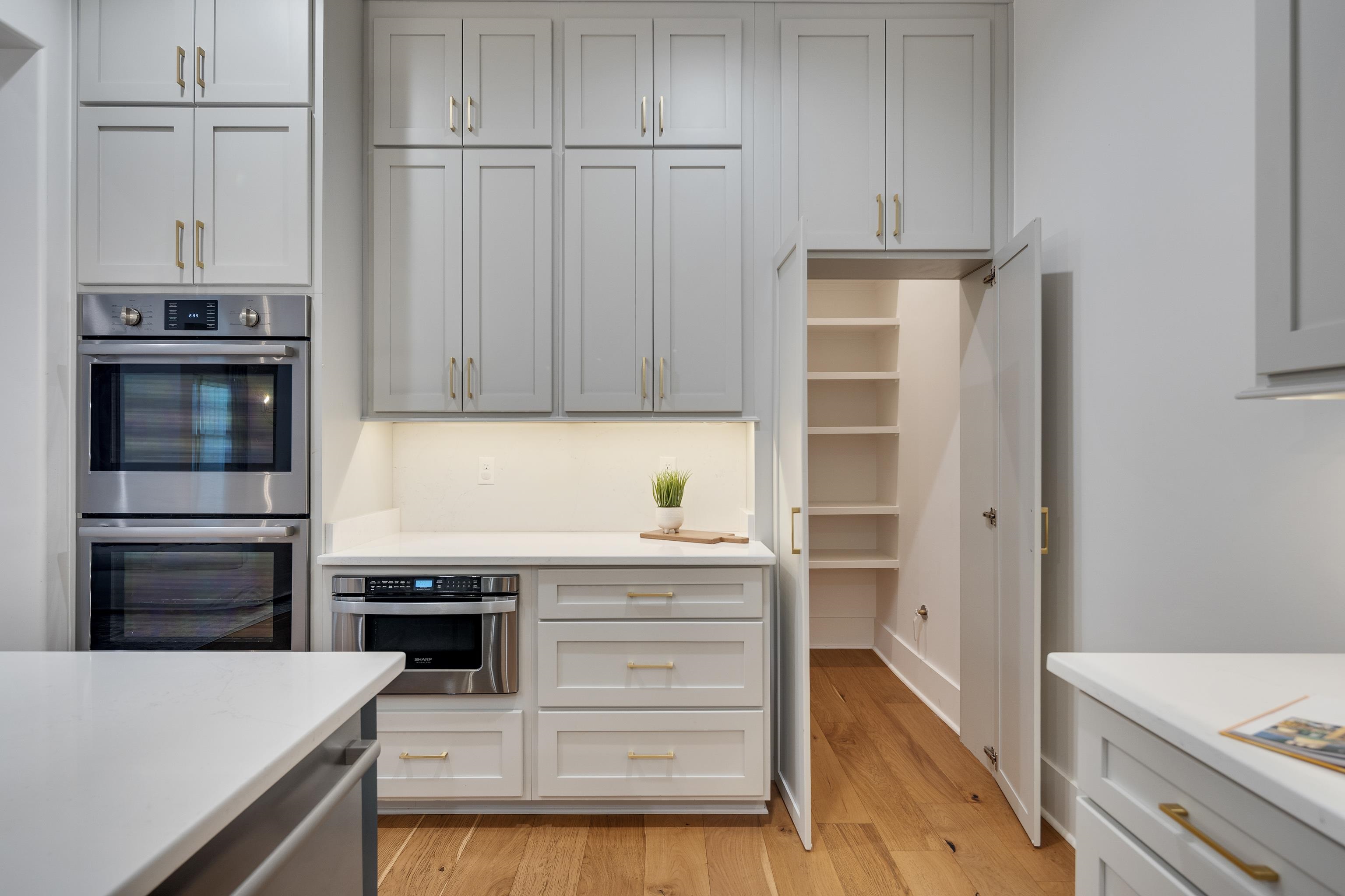 4175 MEADE VILLAGE CV W