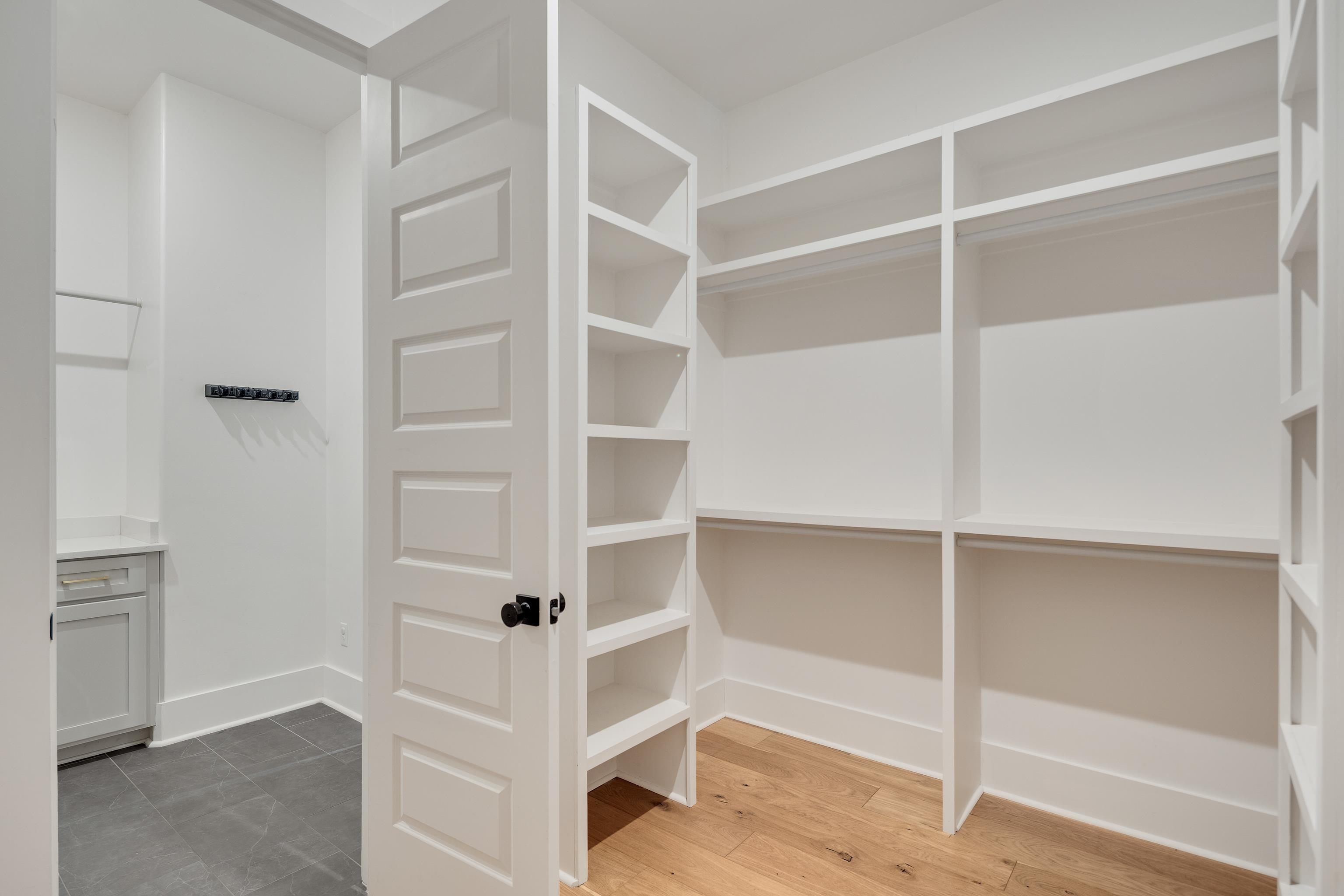 4175 MEADE VILLAGE CV W