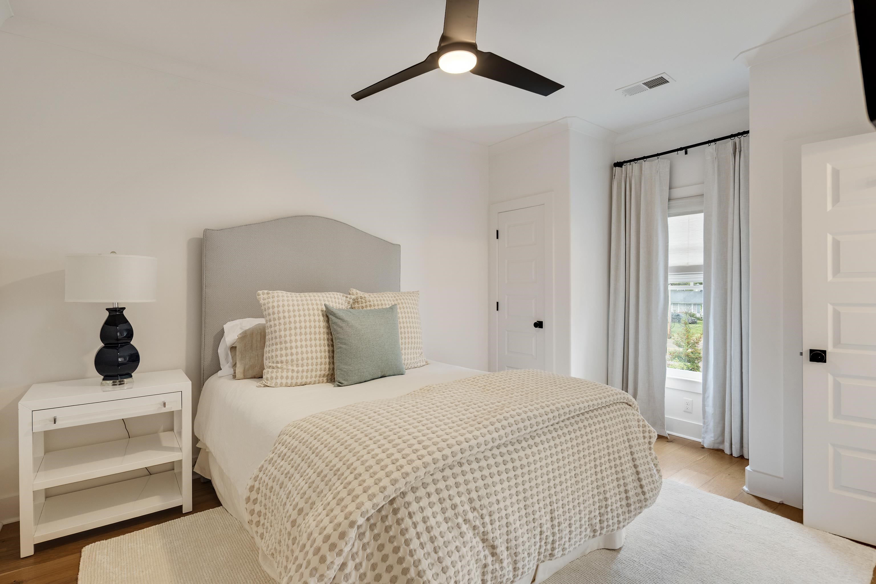 4175 MEADE VILLAGE CV W