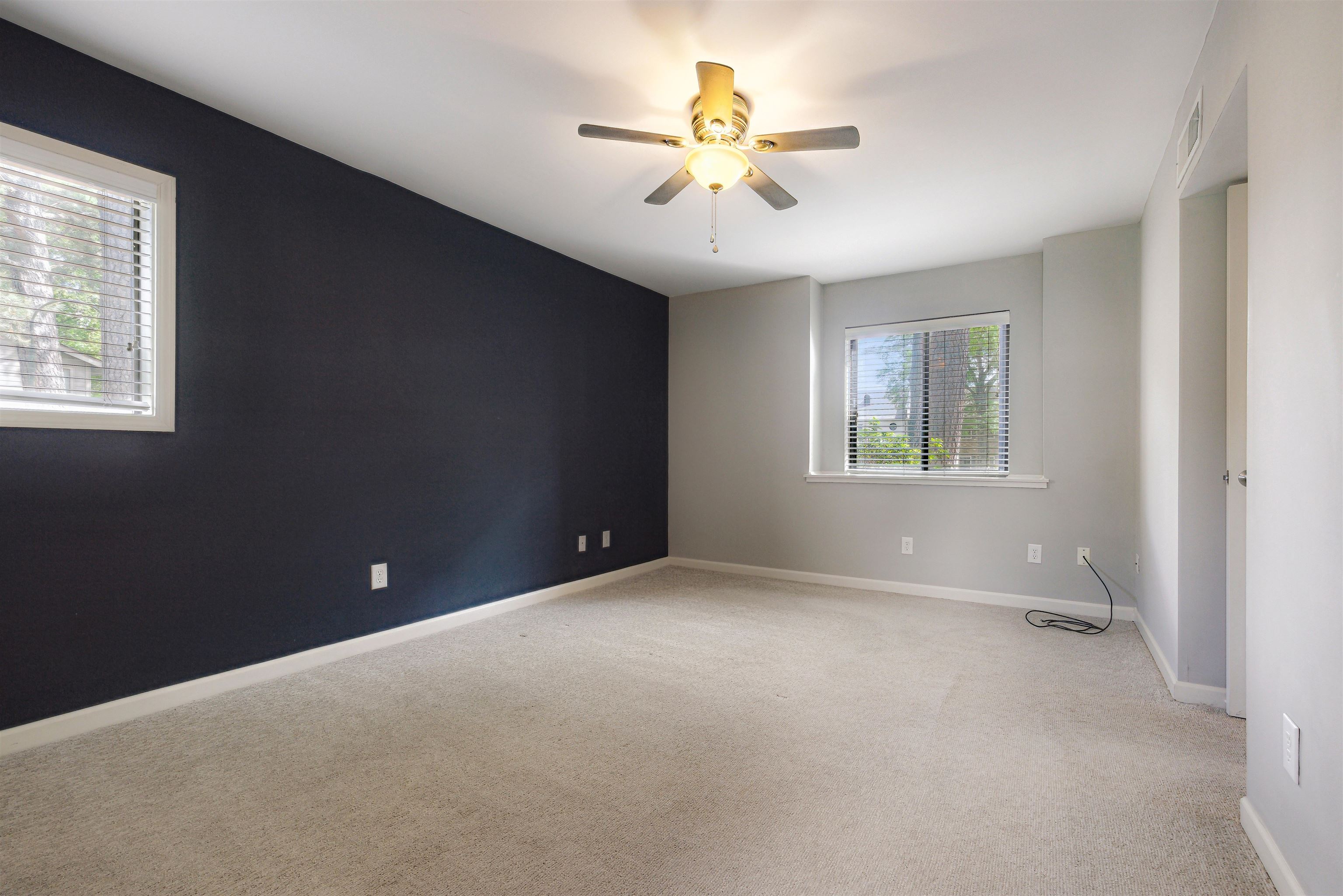 1832 DRAGONFLY CV Unit: 1