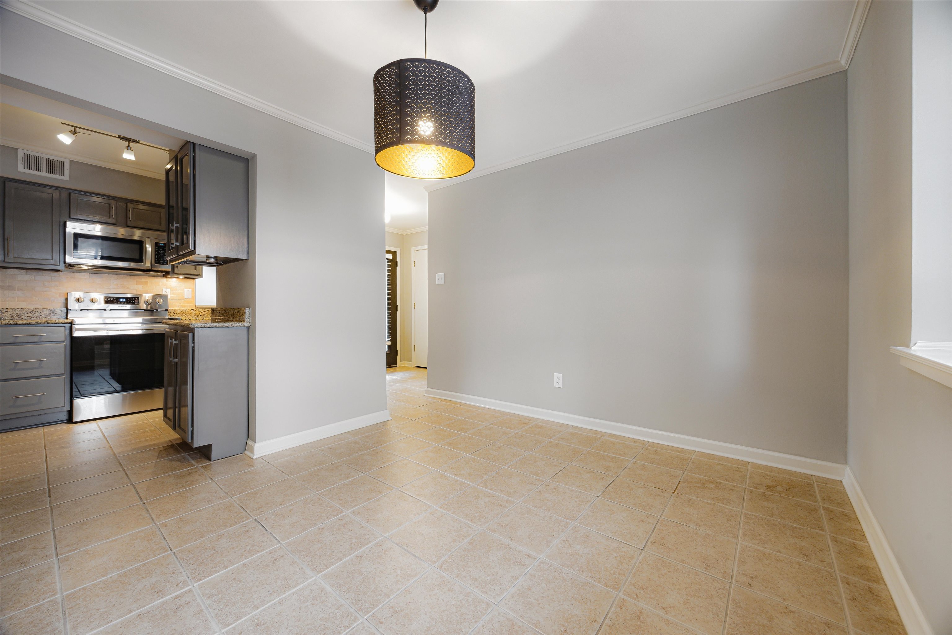 1832 DRAGONFLY CV Unit: 1