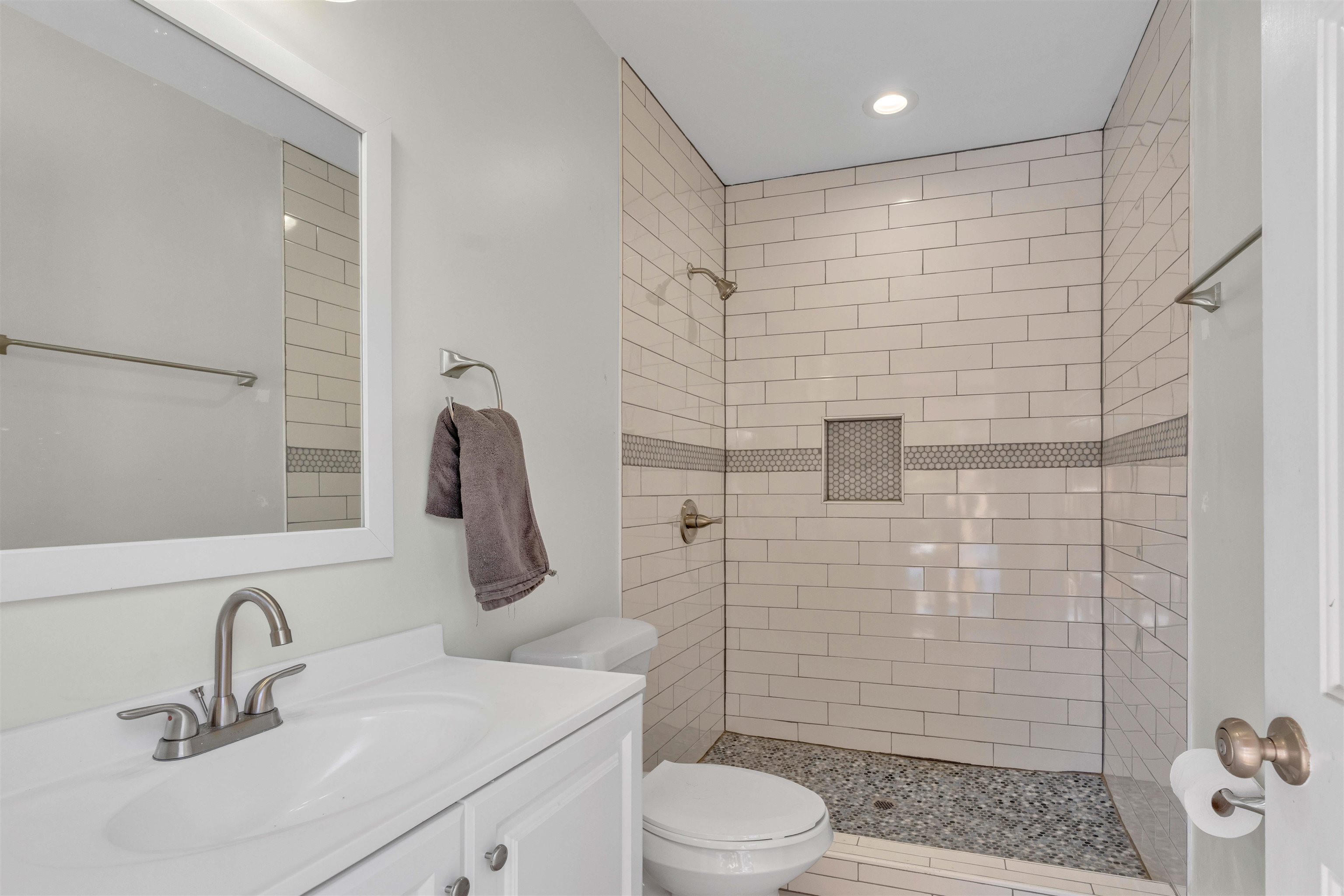 185 ALEXANDER ST