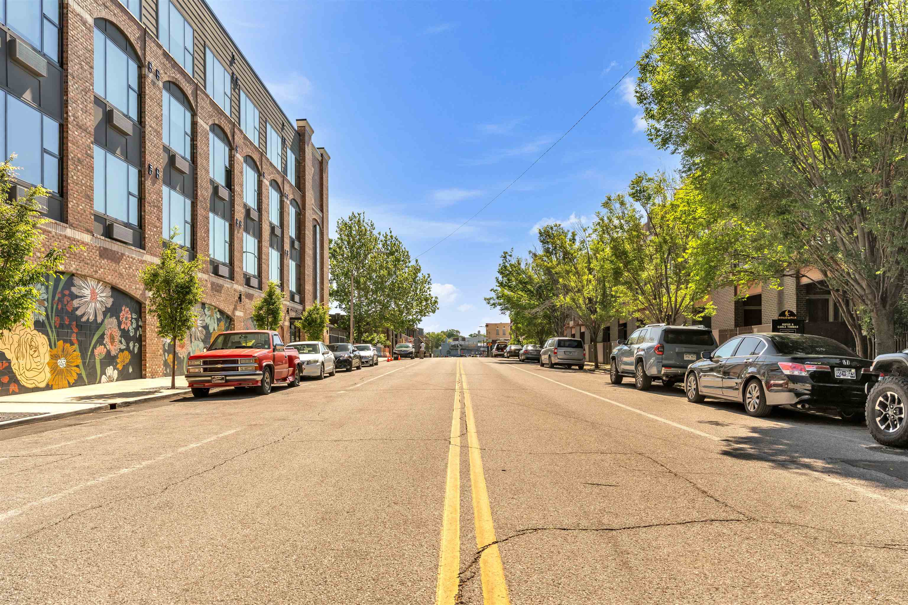 437 MONROE AVE Unit: 105