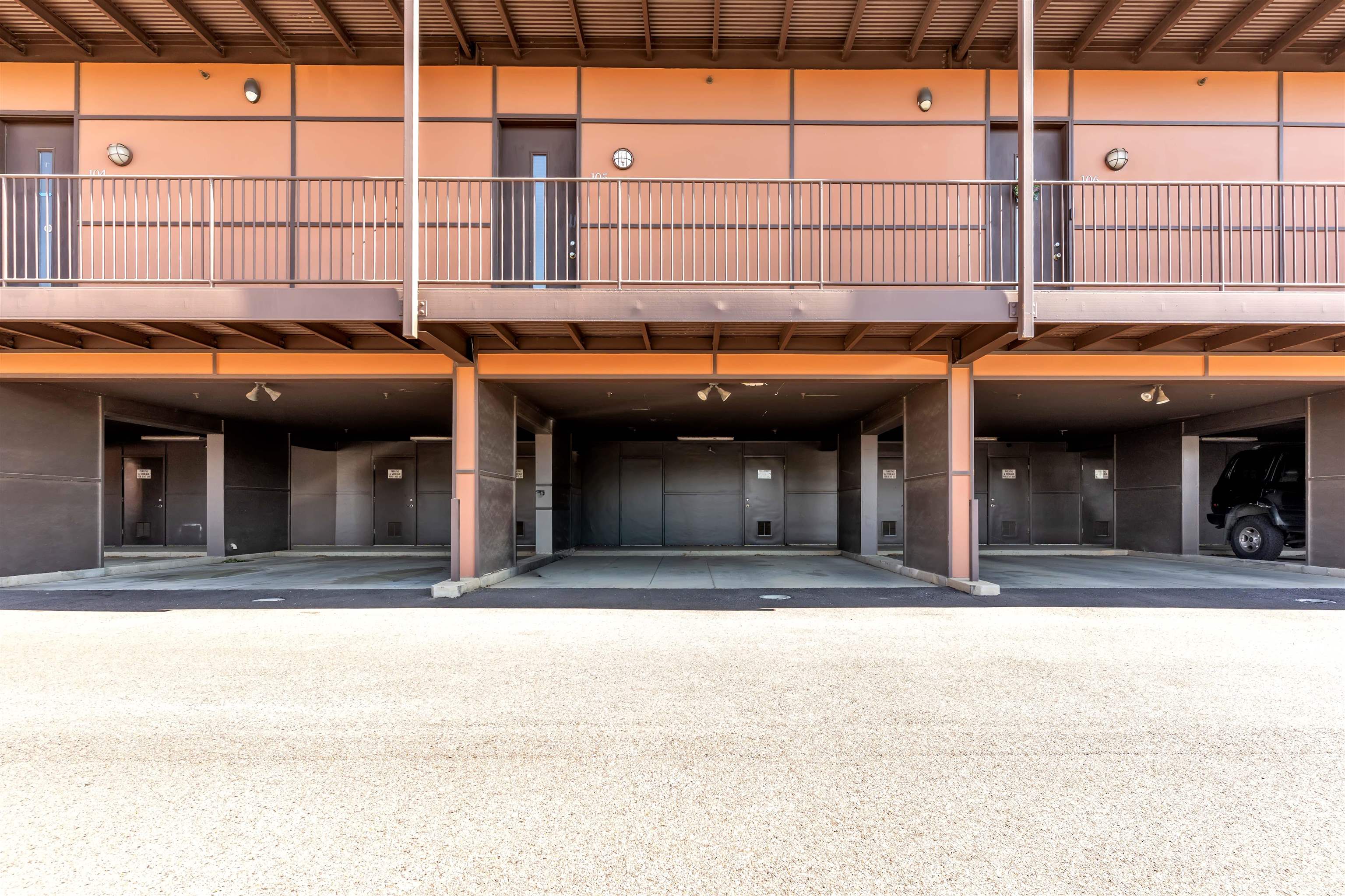 437 MONROE AVE Unit: 105