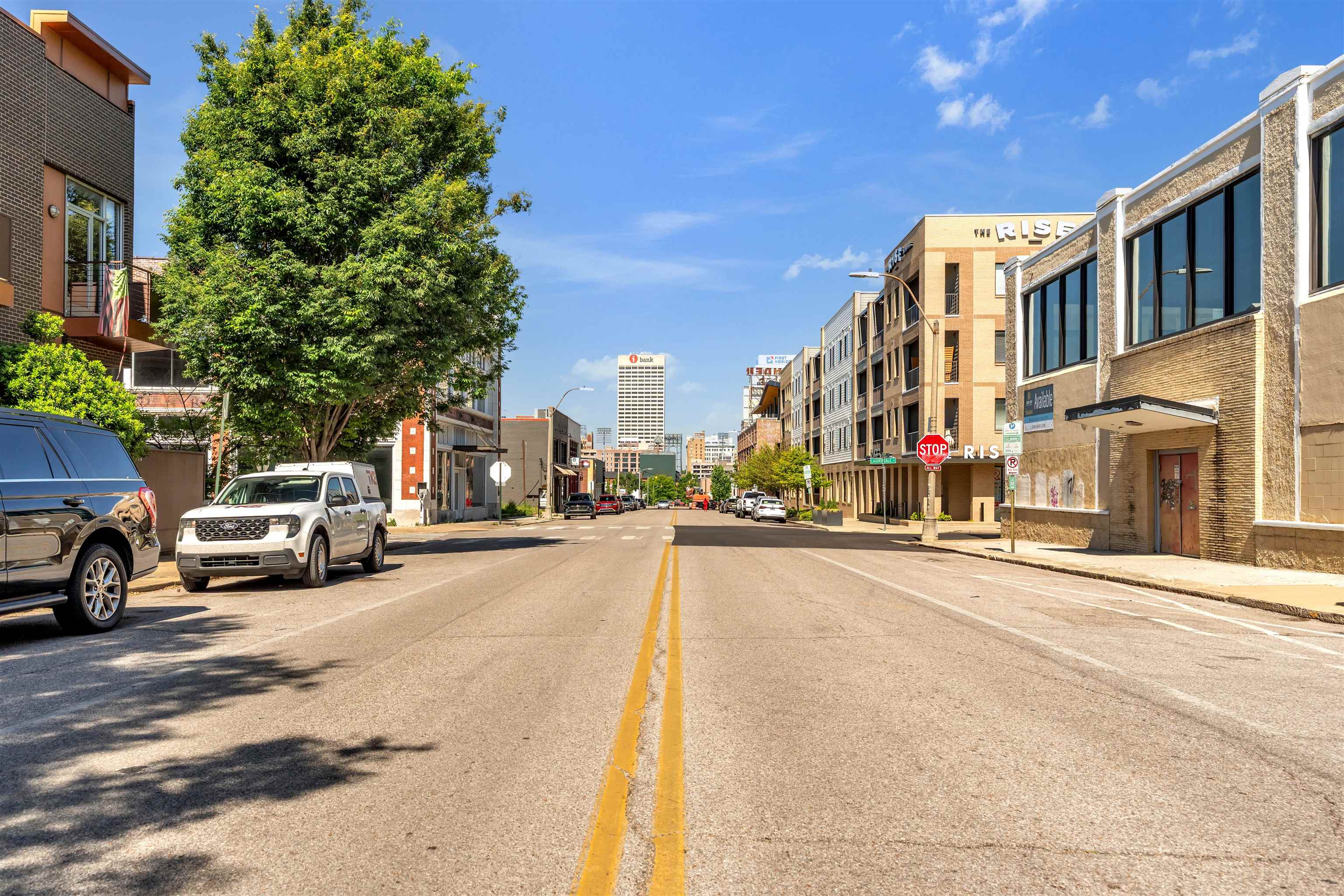 437 MONROE AVE Unit: 105