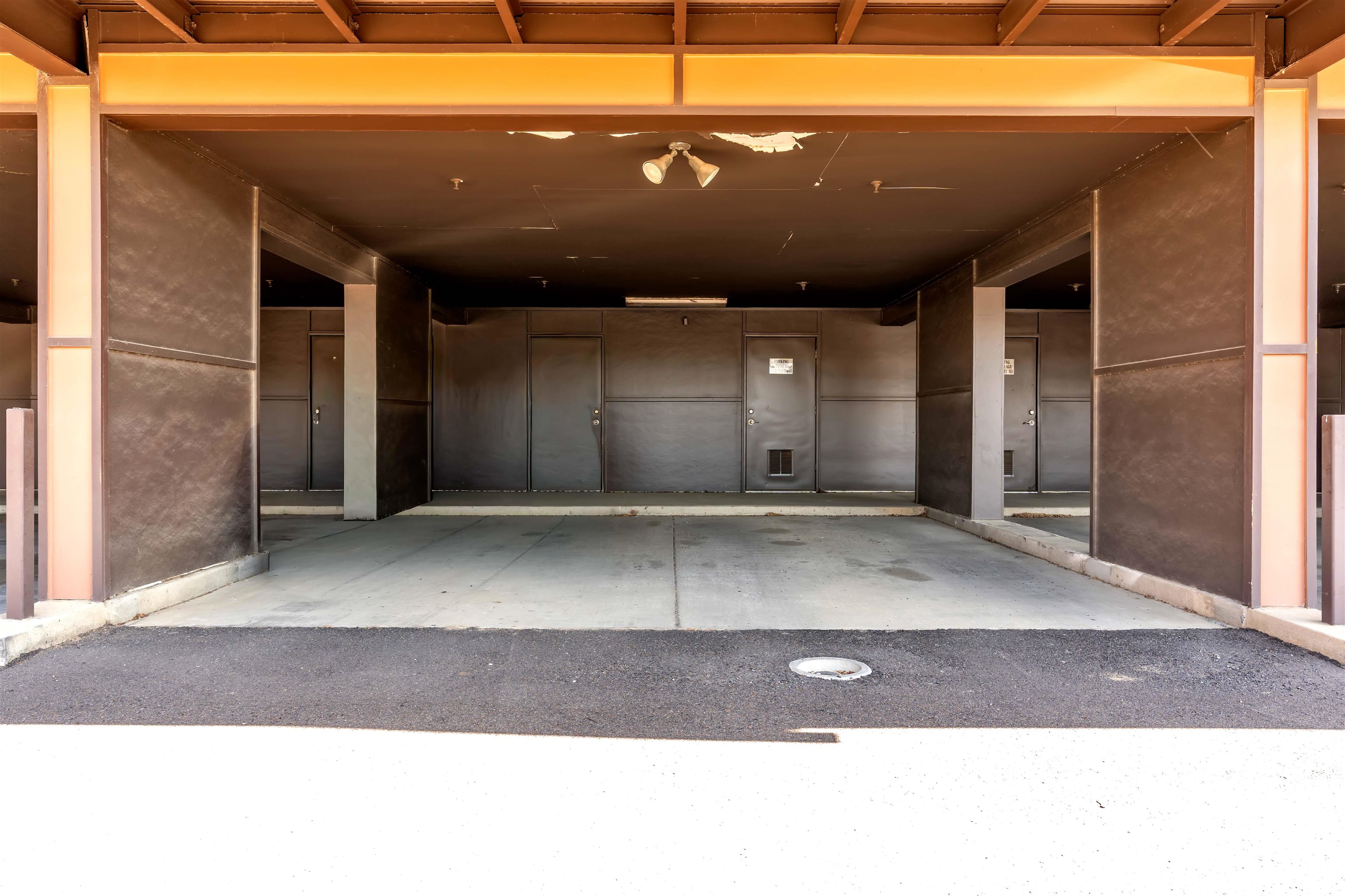 437 MONROE AVE Unit: 105
