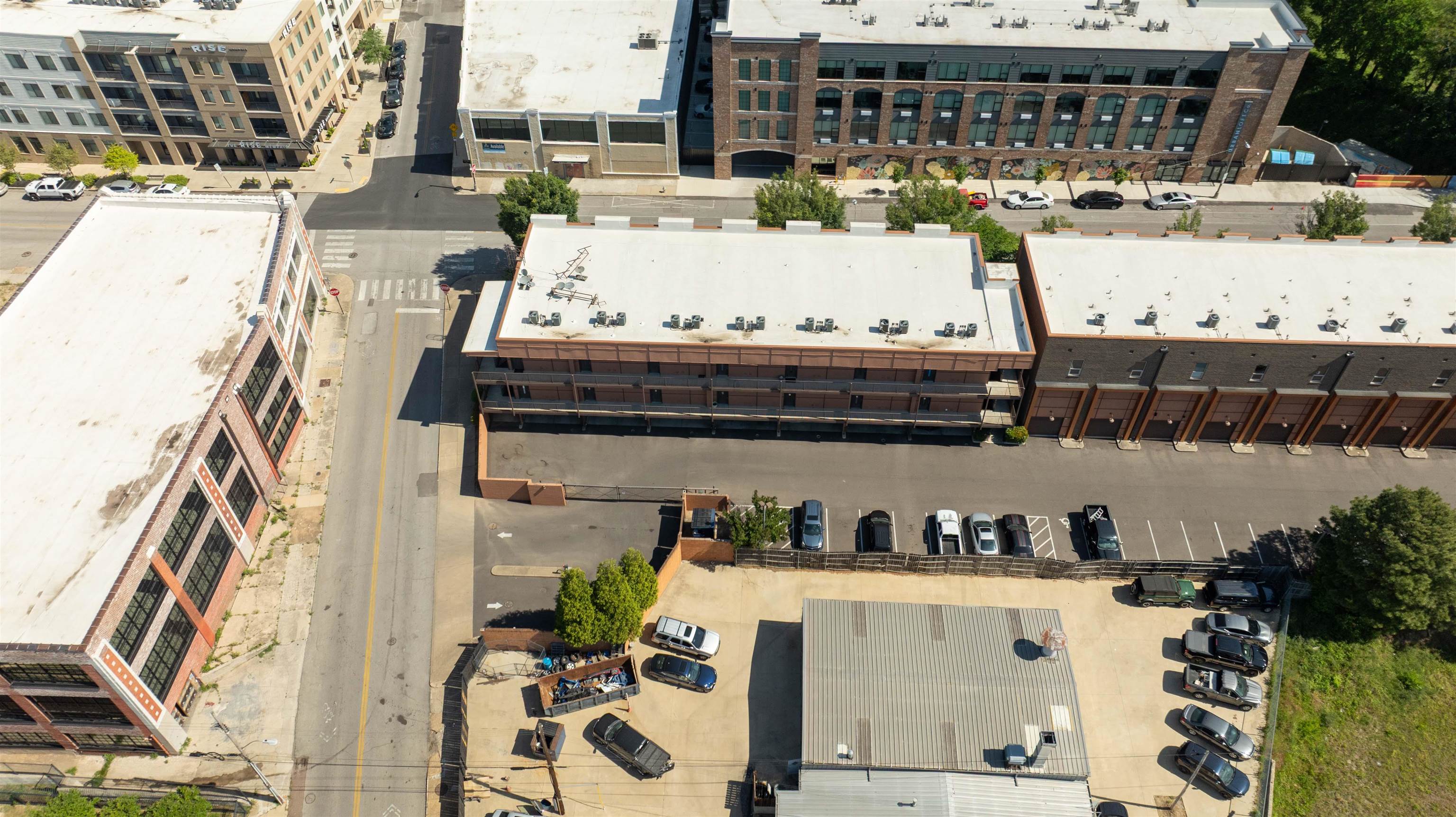 437 MONROE AVE Unit: 105