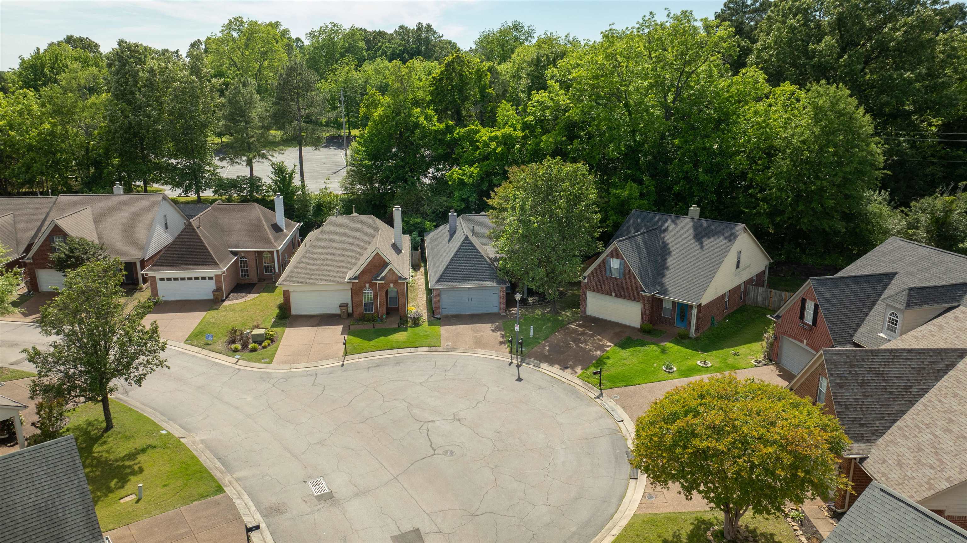 889 ABBEY GROVE LN