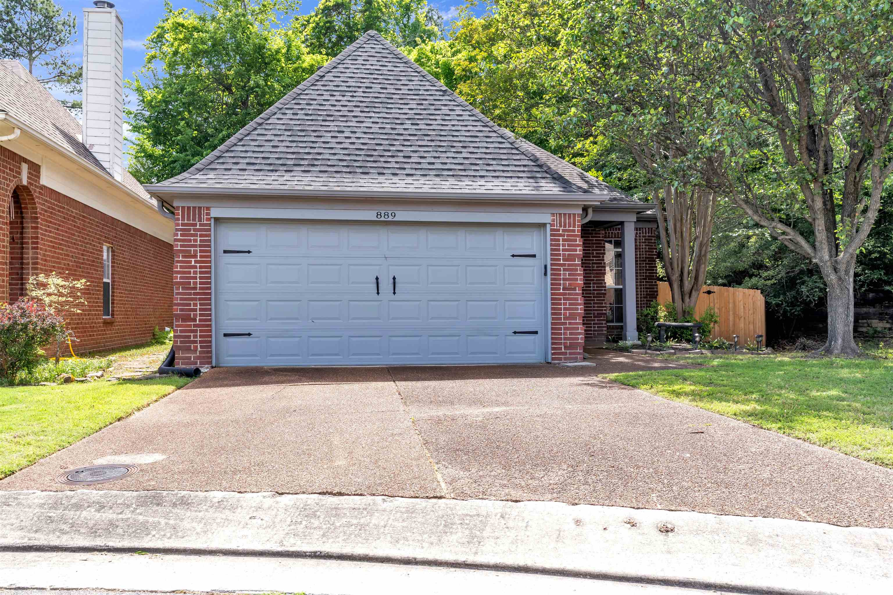889 ABBEY GROVE LN