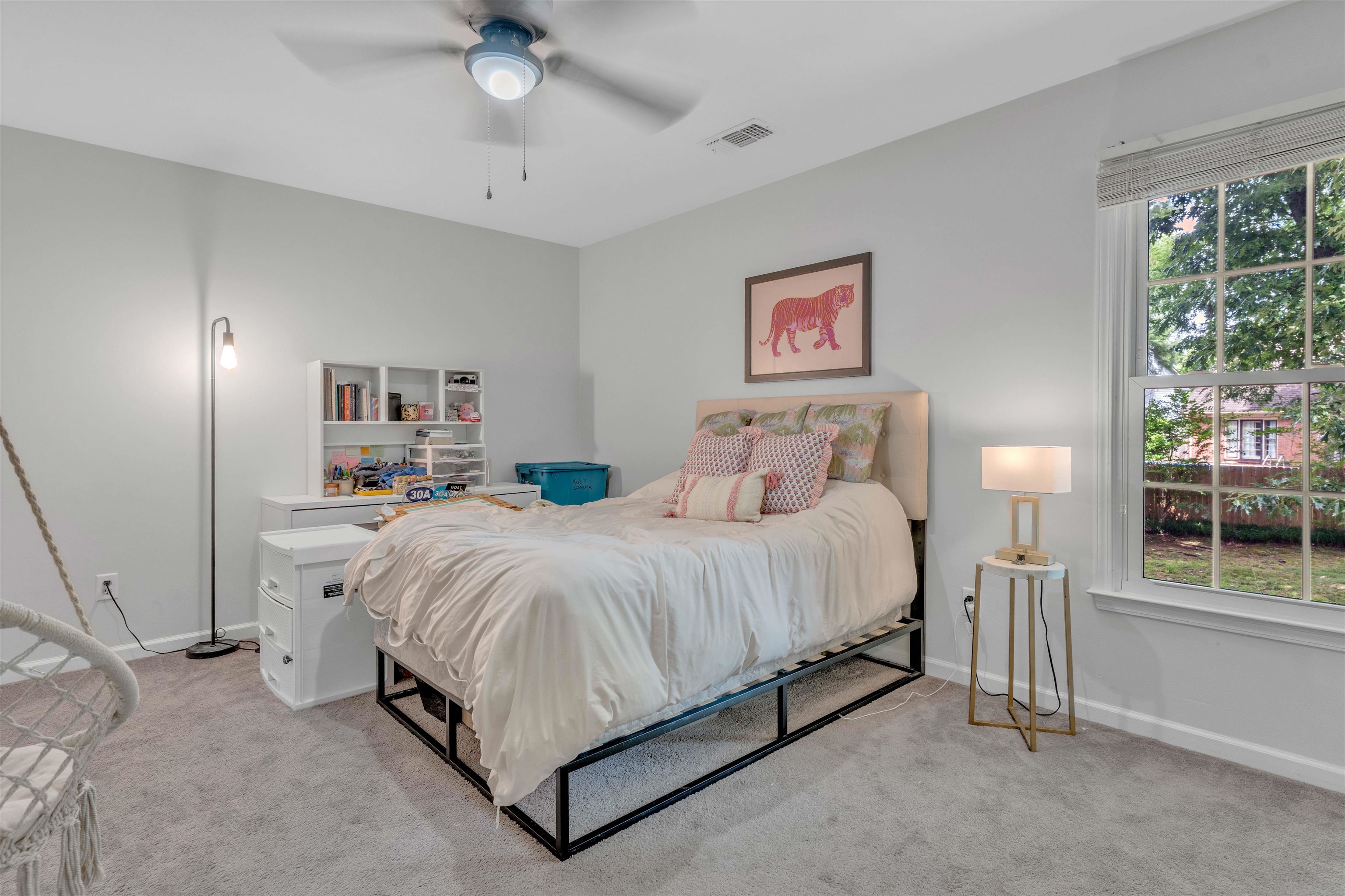 250 LOCUST GROVE DR