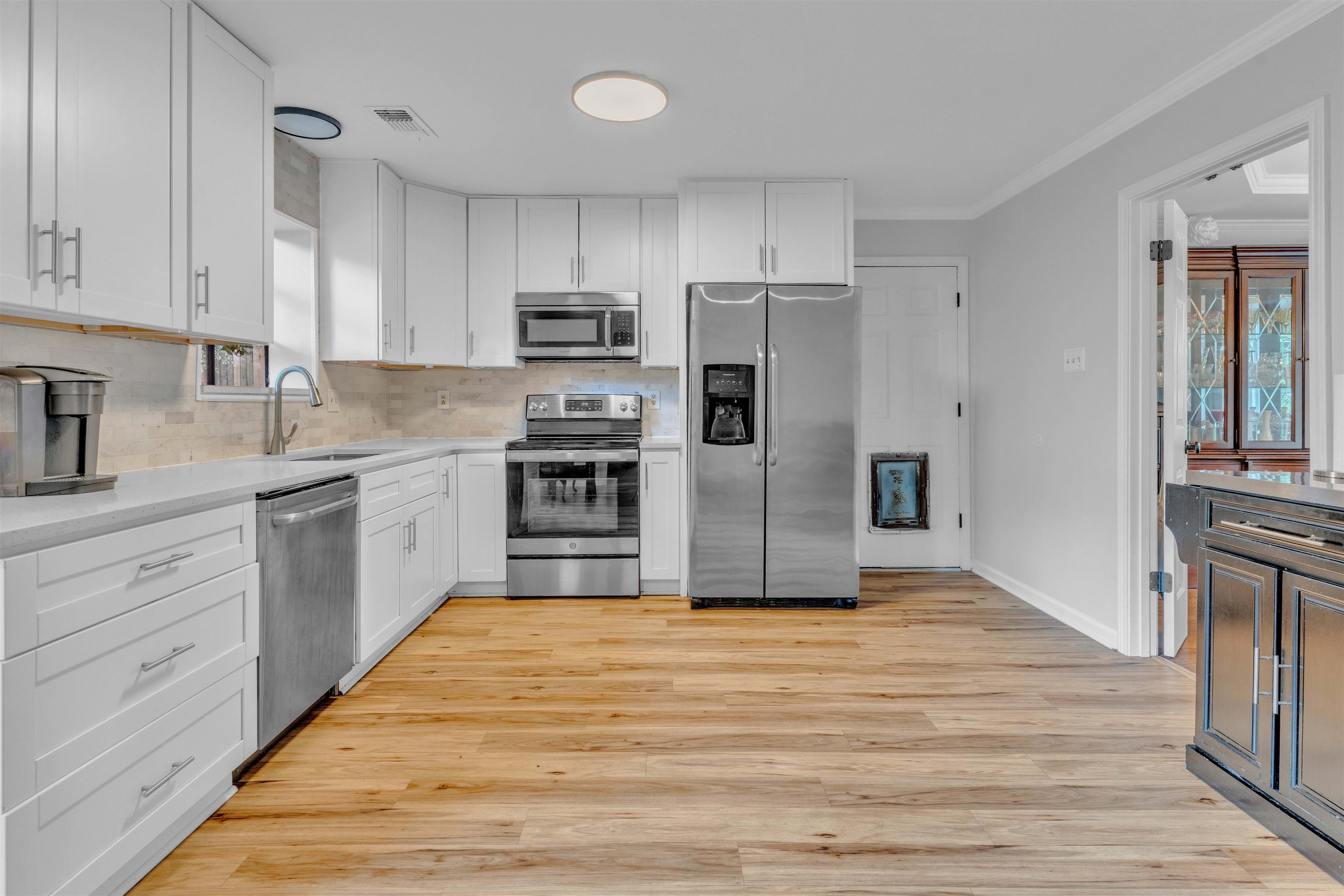 250 LOCUST GROVE DR