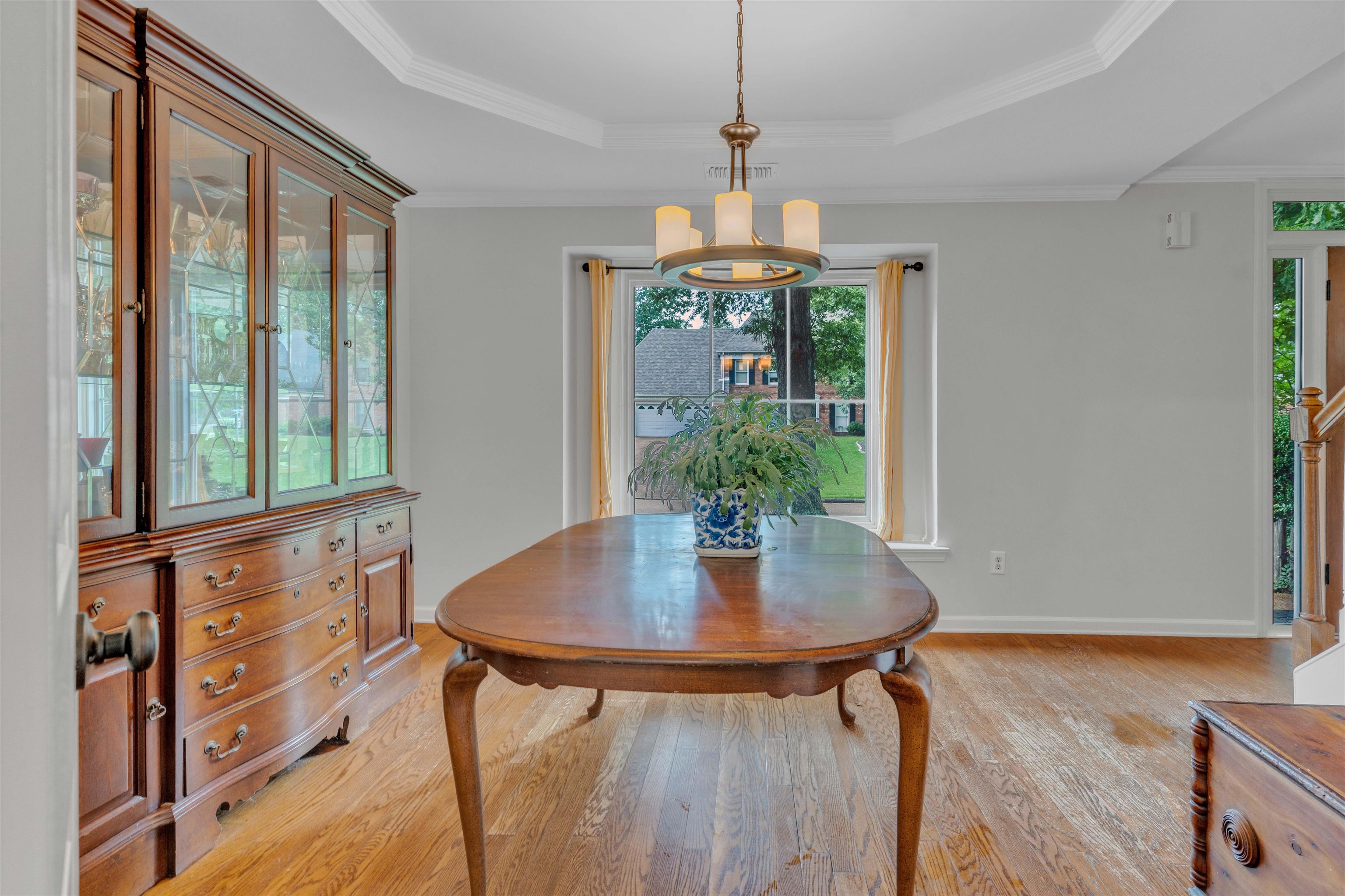250 LOCUST GROVE DR