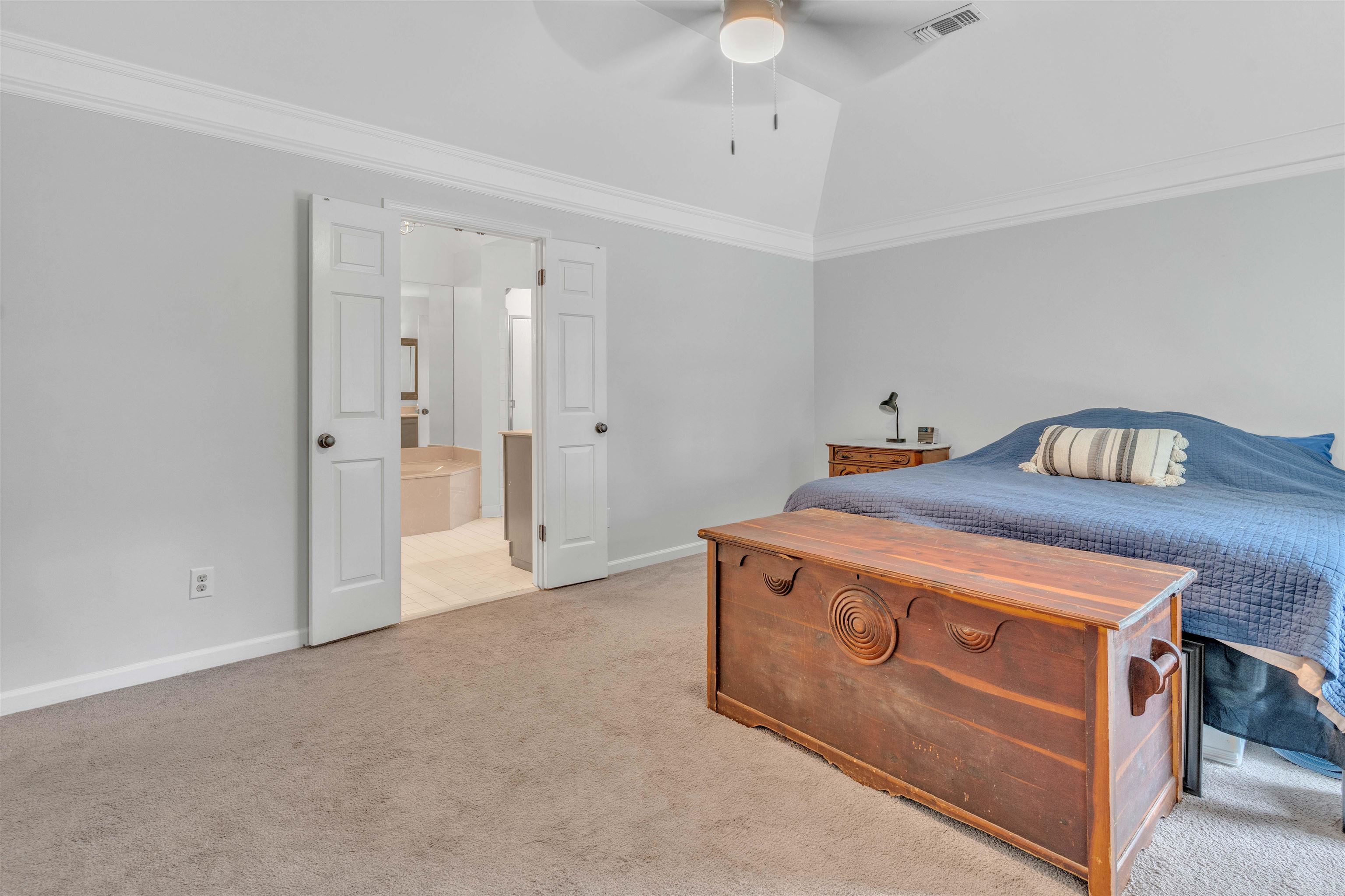 250 LOCUST GROVE DR