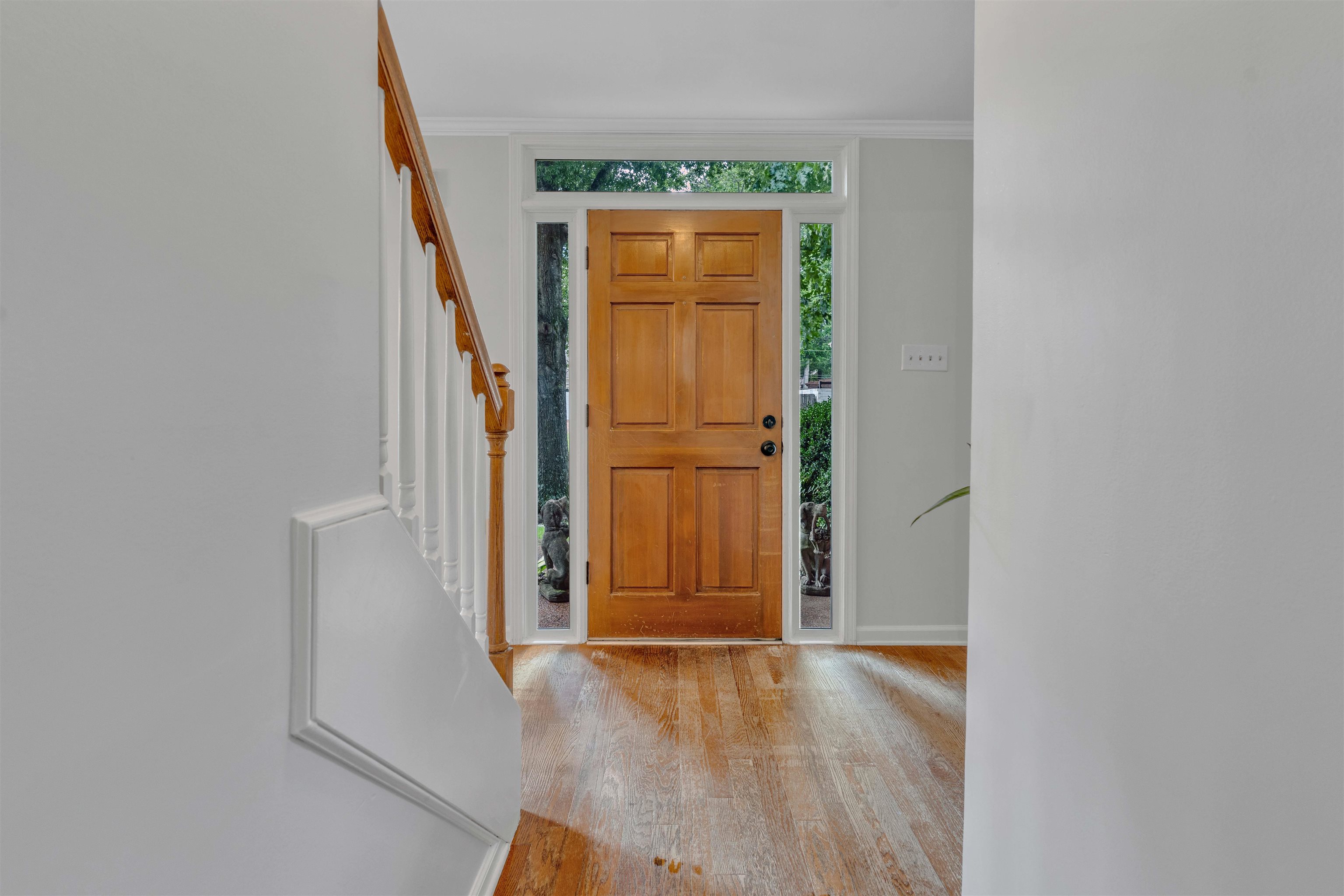 250 LOCUST GROVE DR