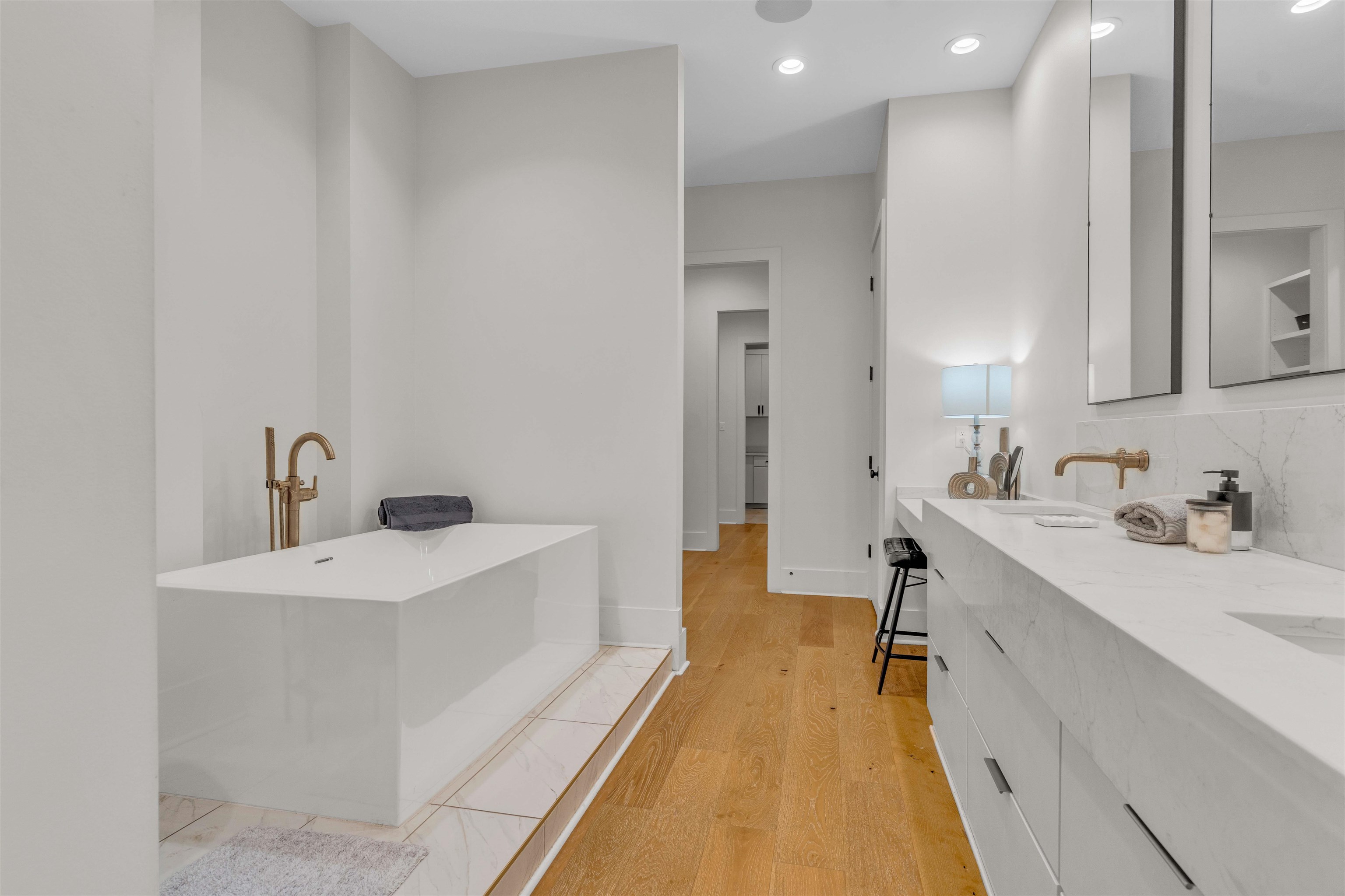 4167 MEADE VILLAGE CV W