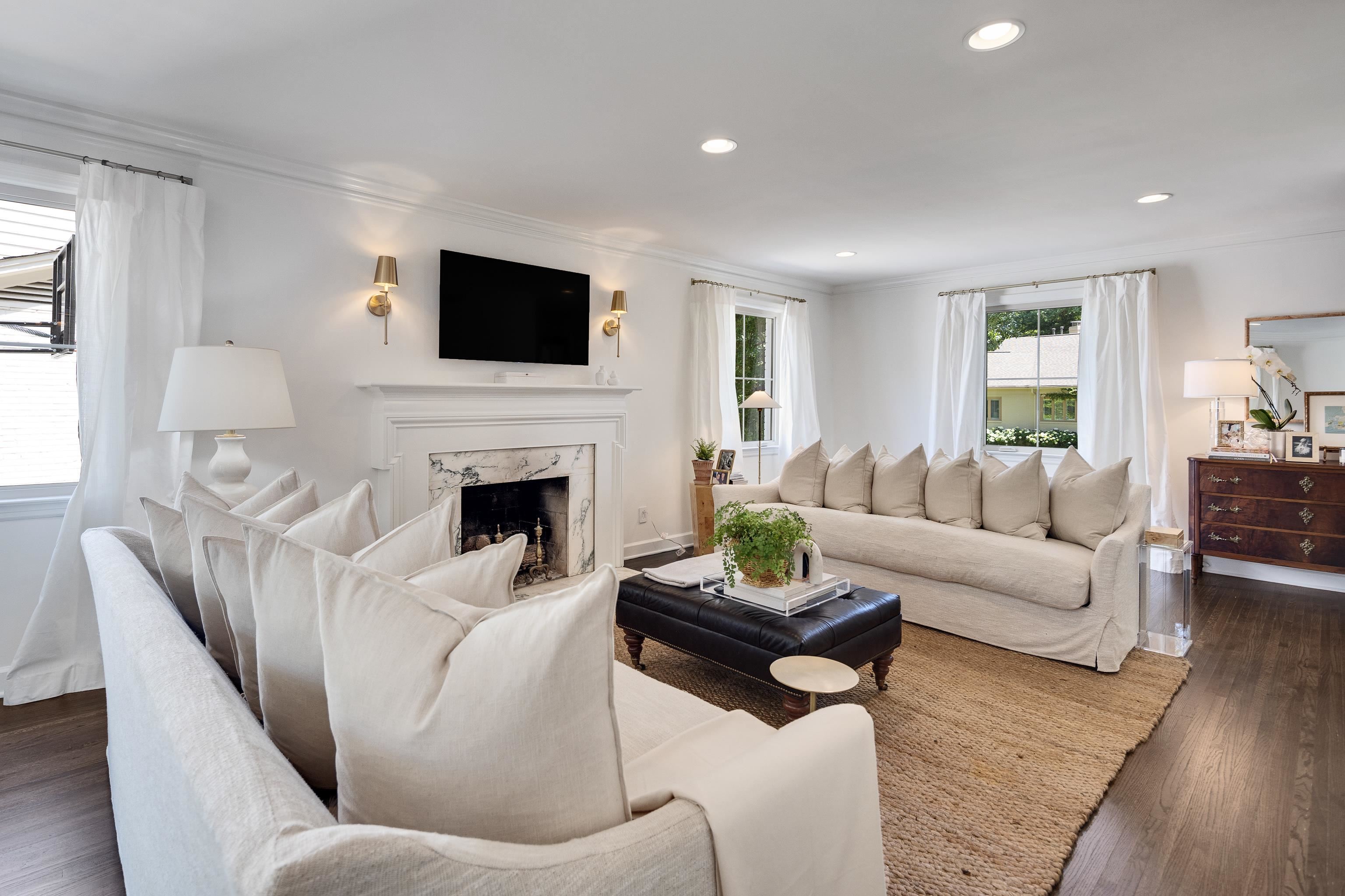 2938 GARDEN LN