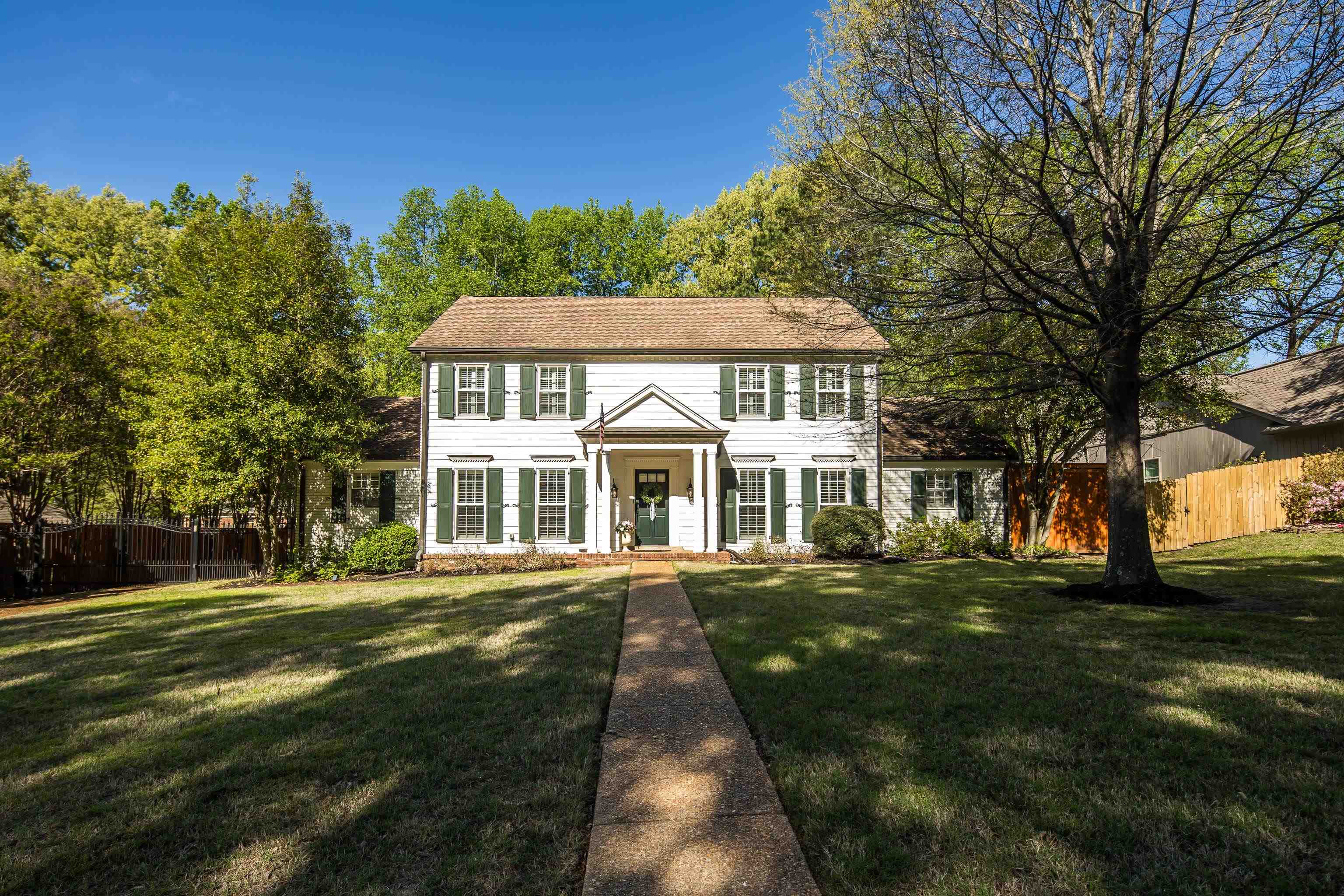 2055 BLACK OAK DR
