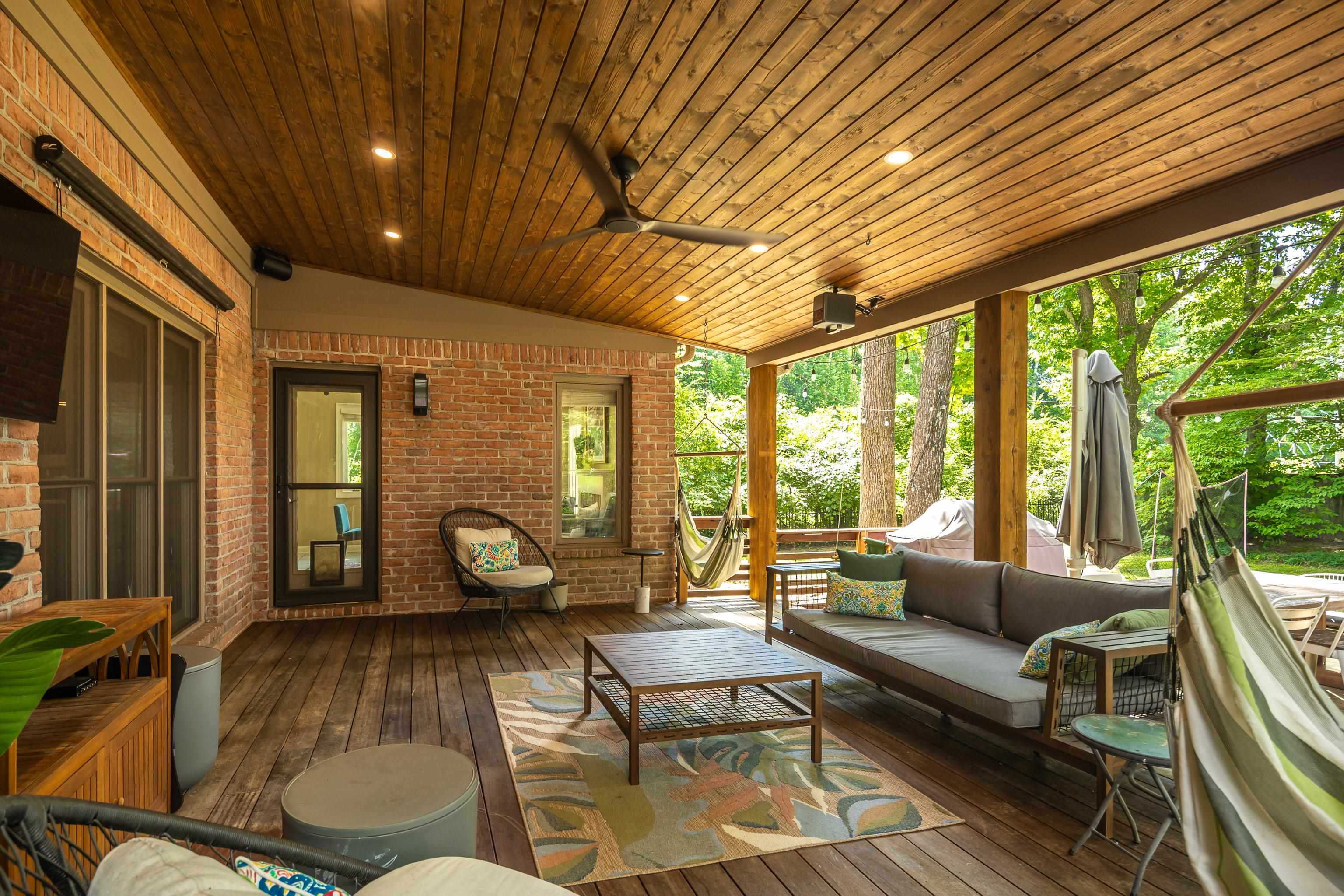 9675 SPRING HOLLOW CV
