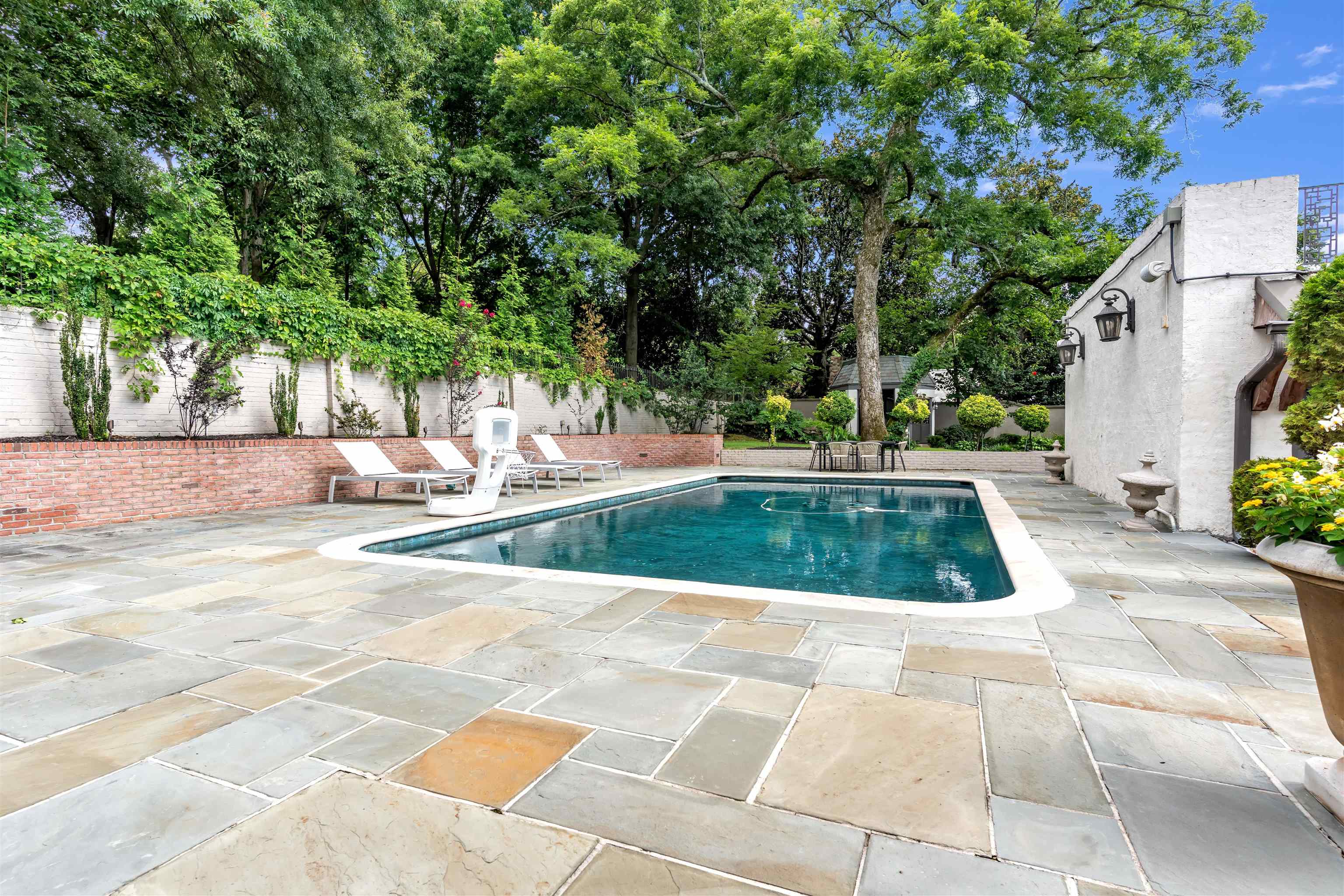 328 TARA LN