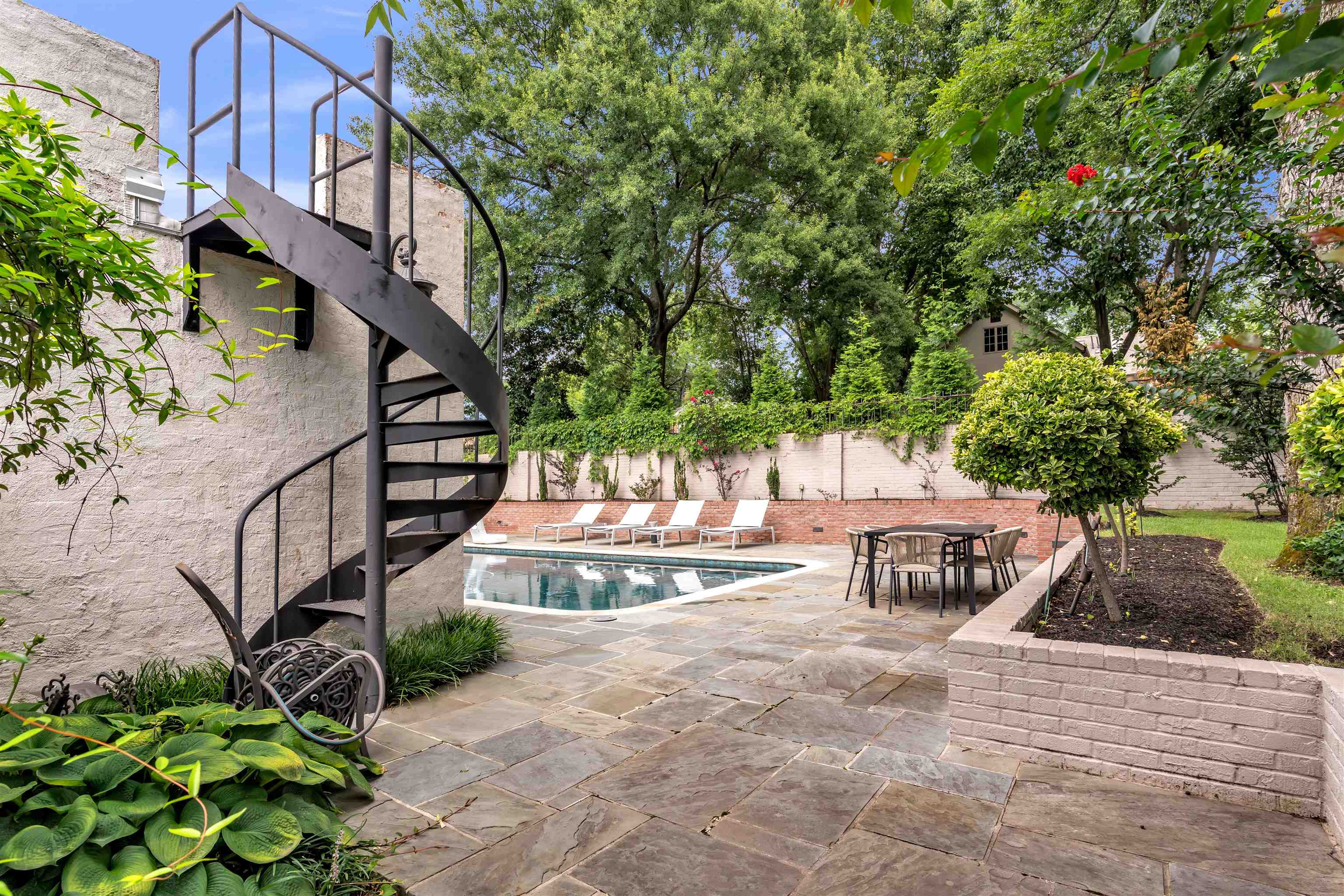 328 TARA LN