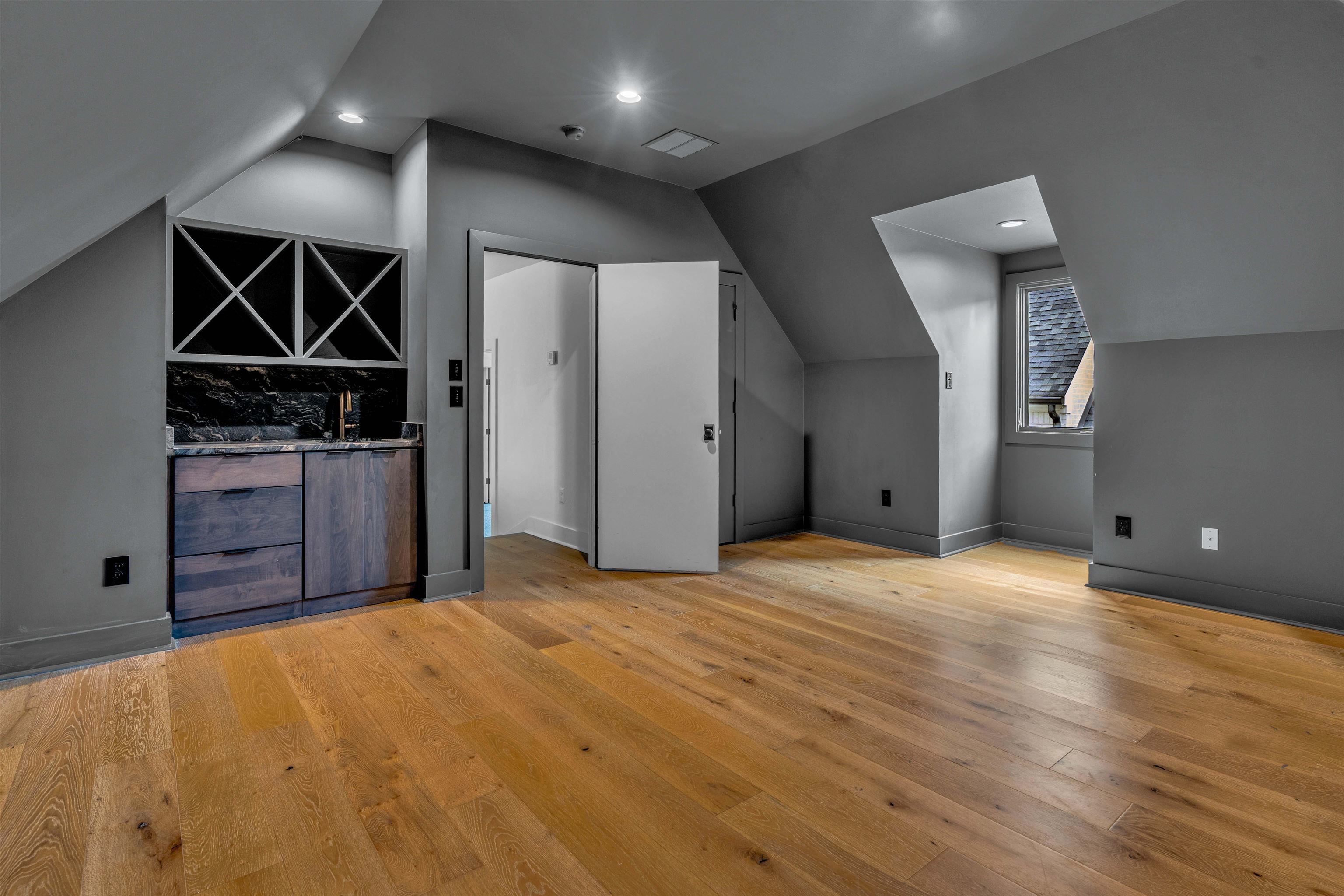 4167 MEADE VILLAGE CV W
