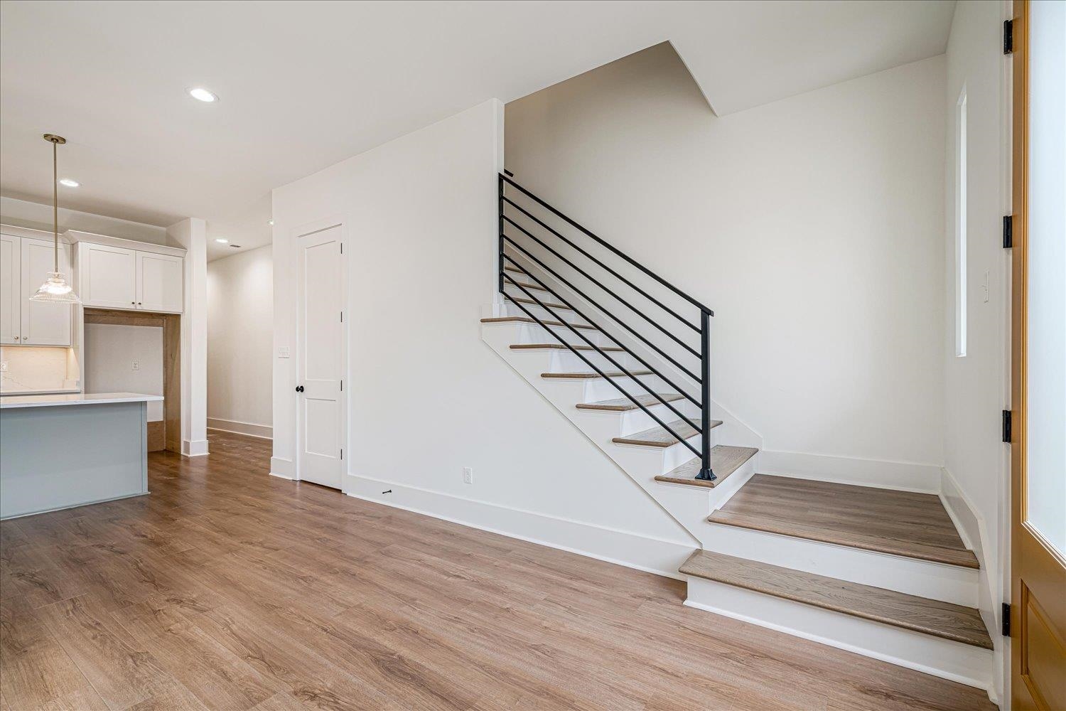 5478 PARK AVE Unit: 7
