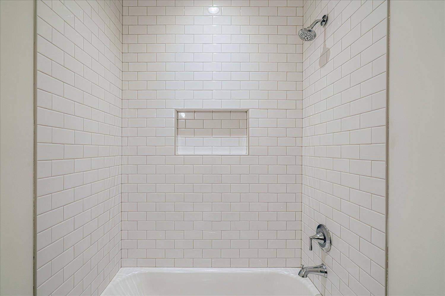 5478 PARK AVE Unit: 7
