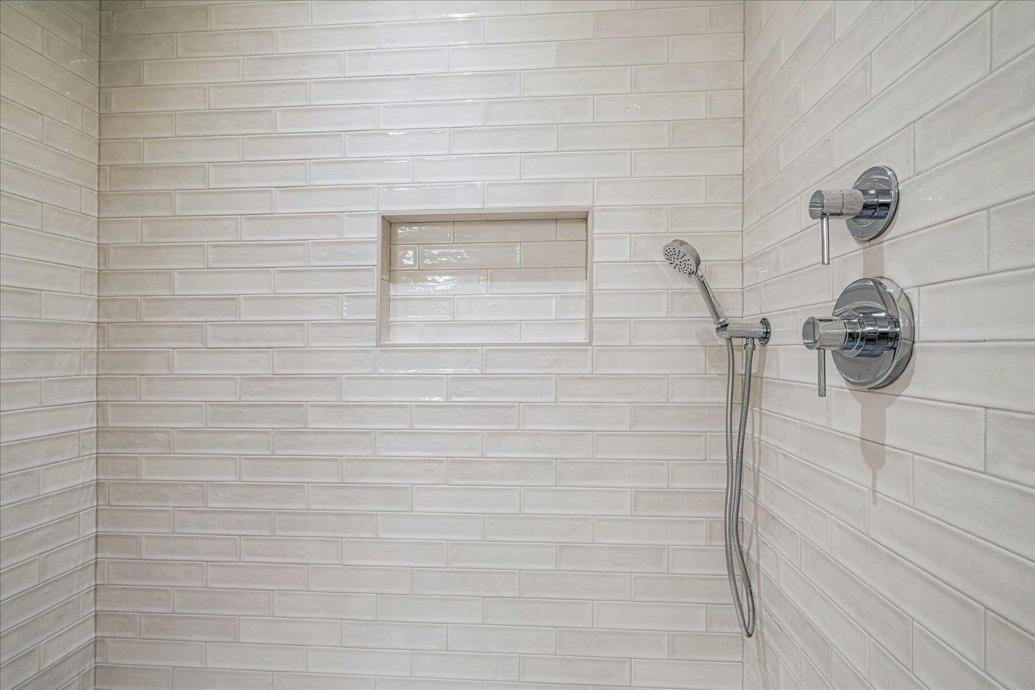 5478 PARK AVE Unit: 7