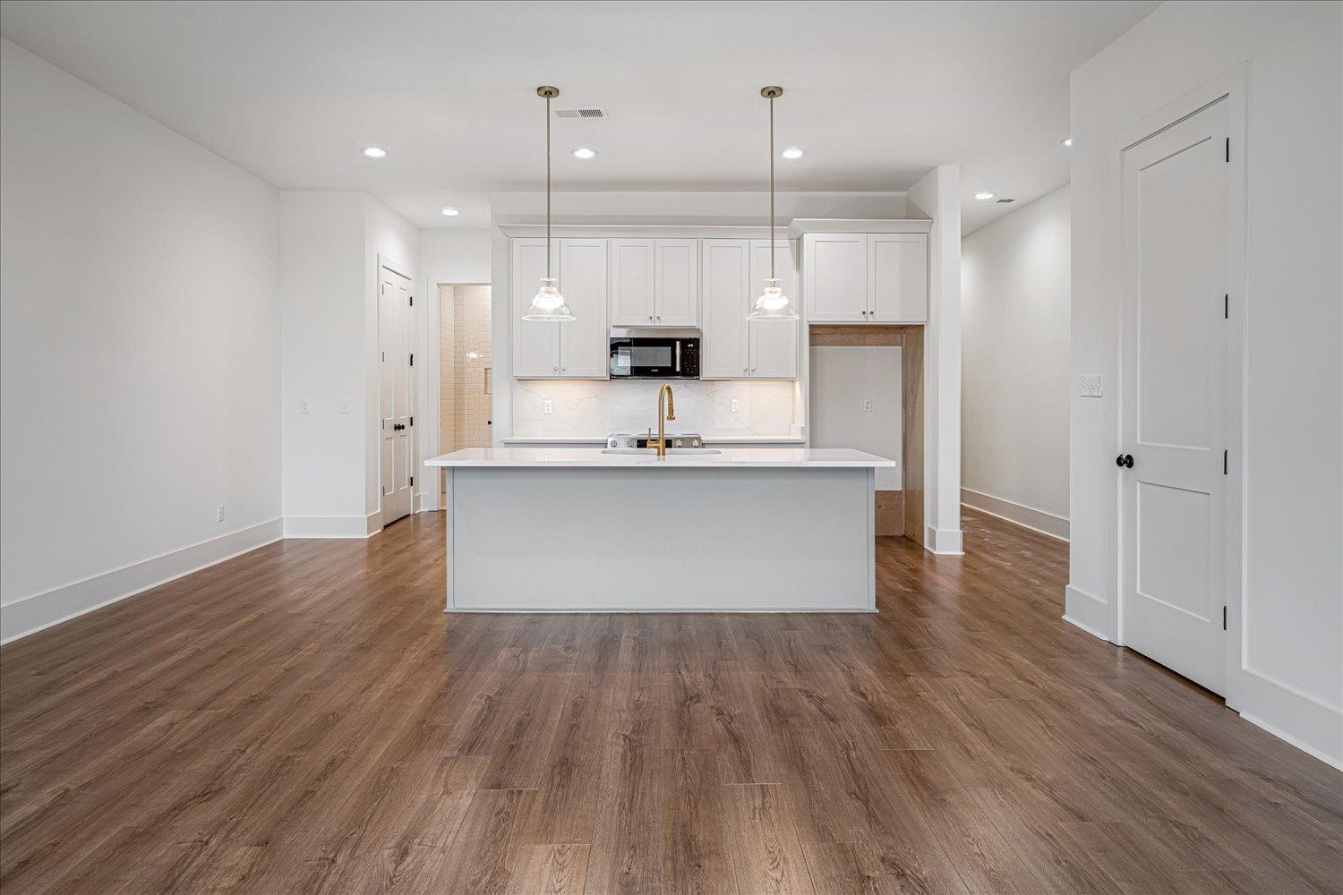 5478 PARK AVE Unit: 7
