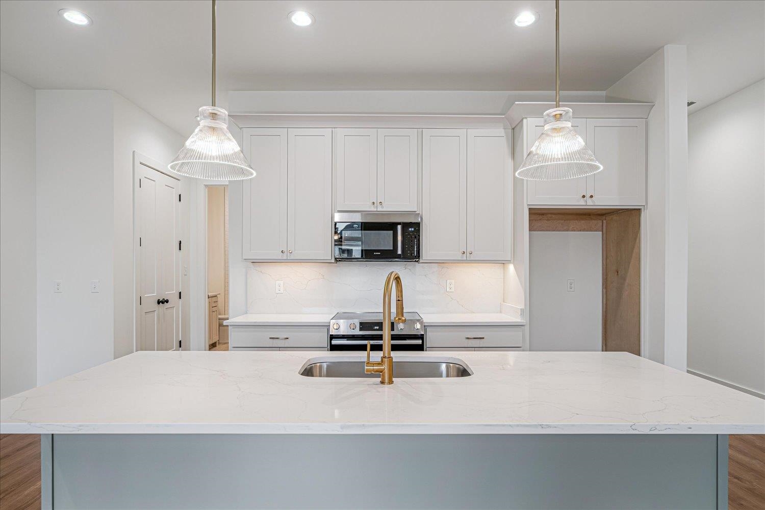 5478 PARK AVE Unit: 7