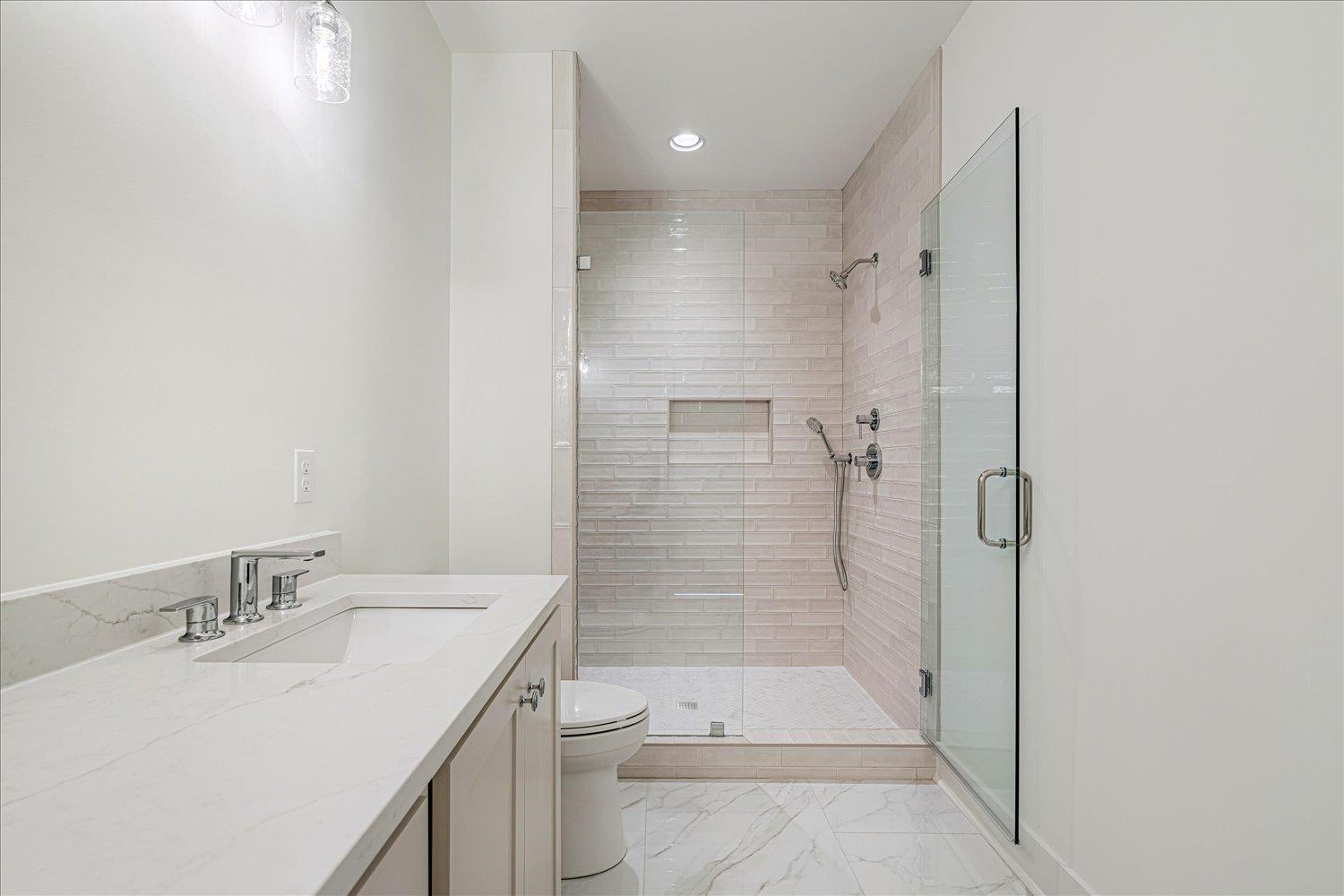 5478 PARK AVE Unit: 7