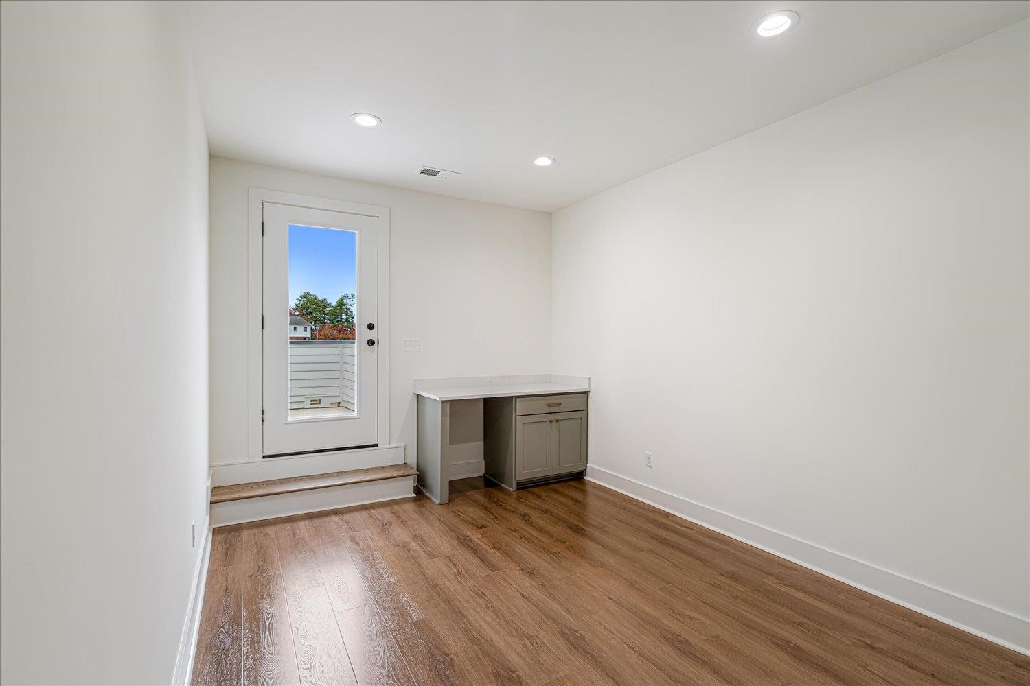 5478 PARK AVE Unit: 7