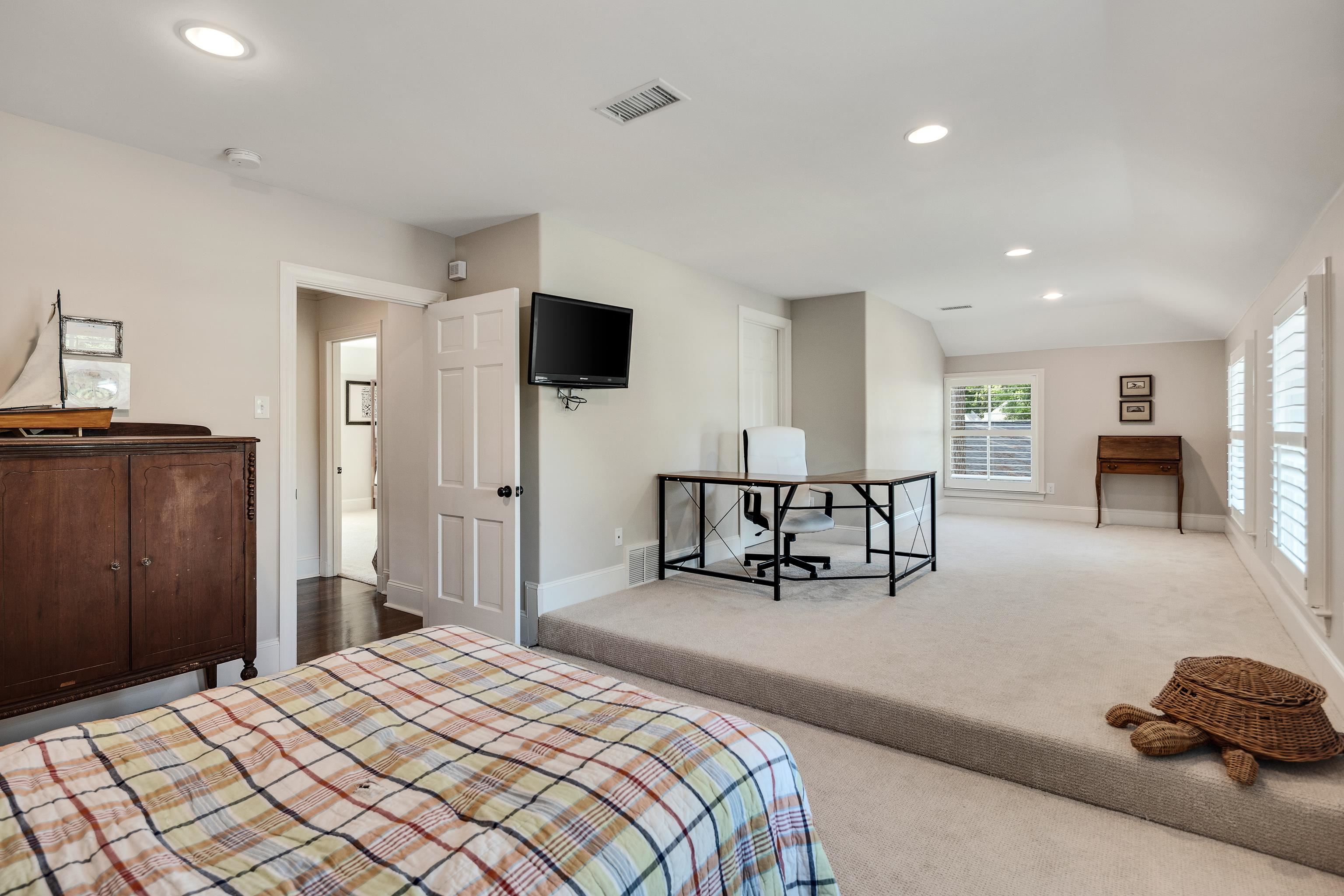 95 GROVE PARK CIR