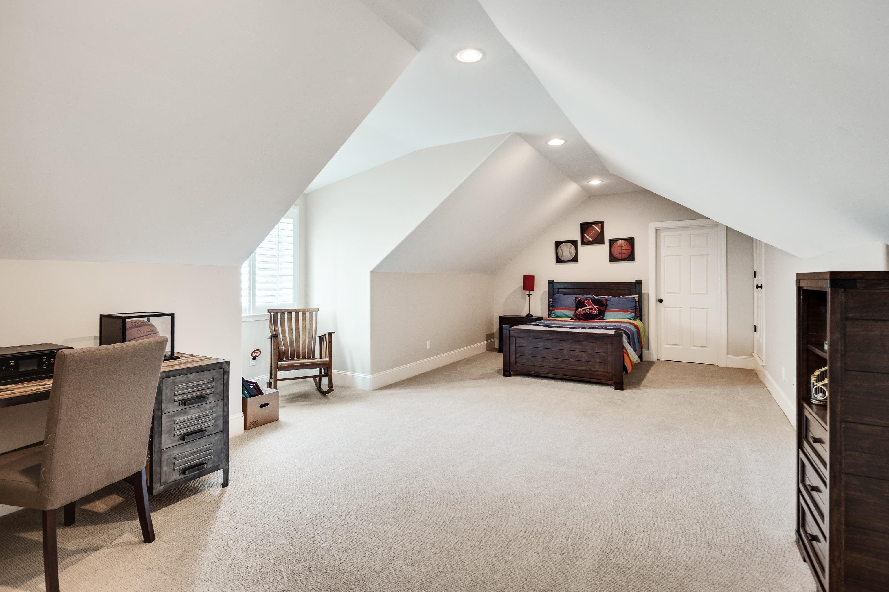 95 GROVE PARK CIR
