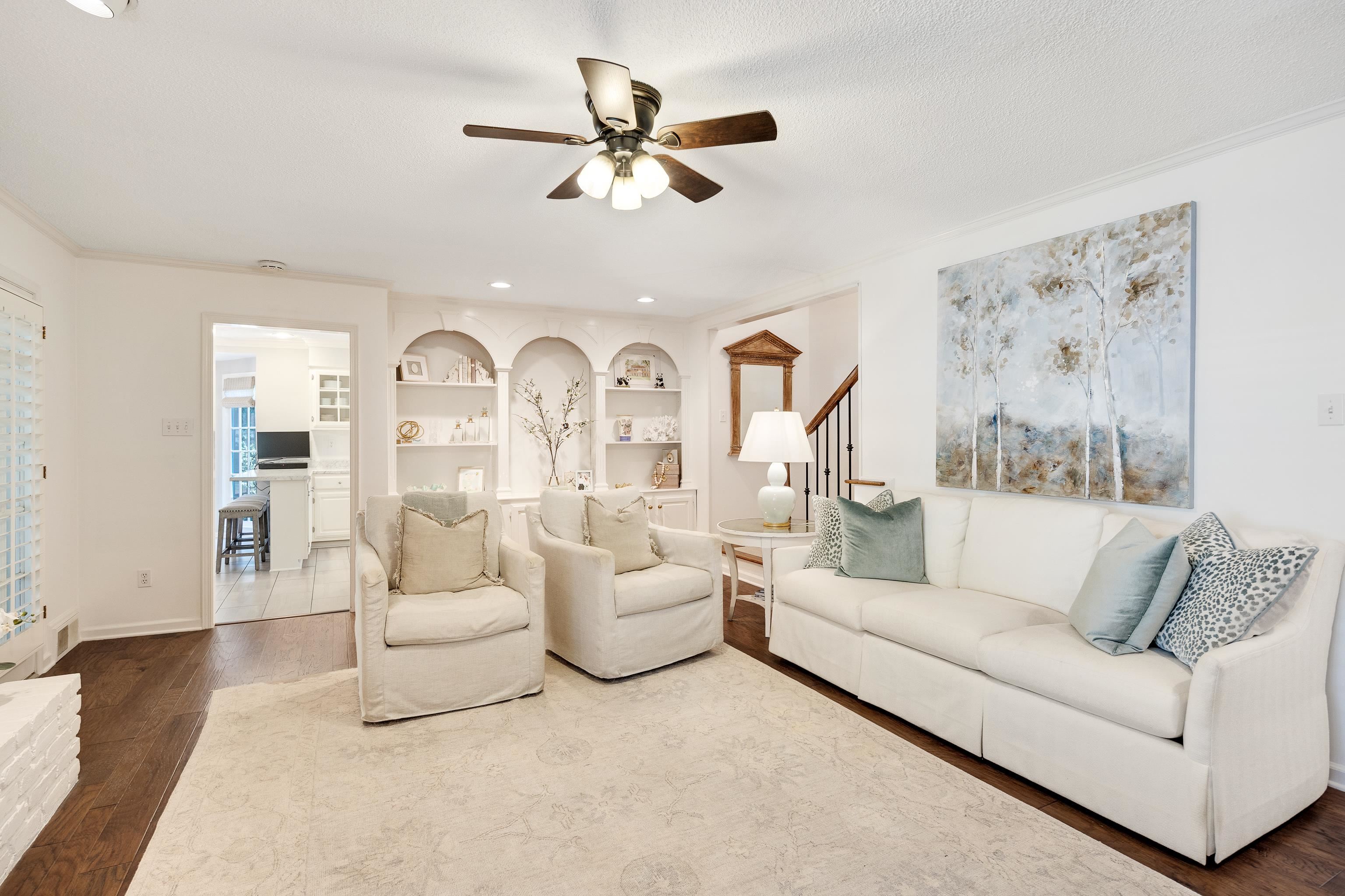 2067 BLACK OAK DR