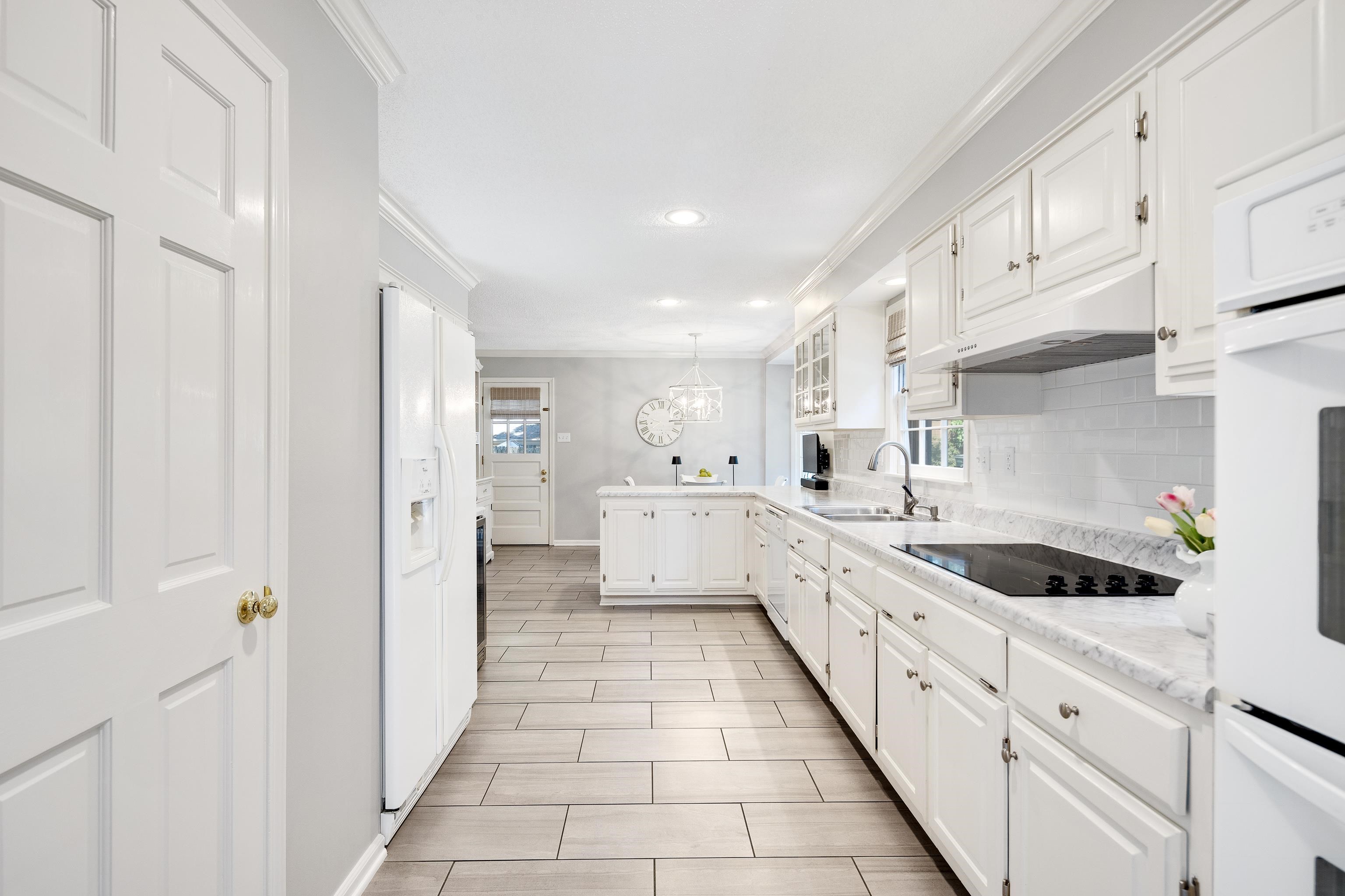 2067 BLACK OAK DR