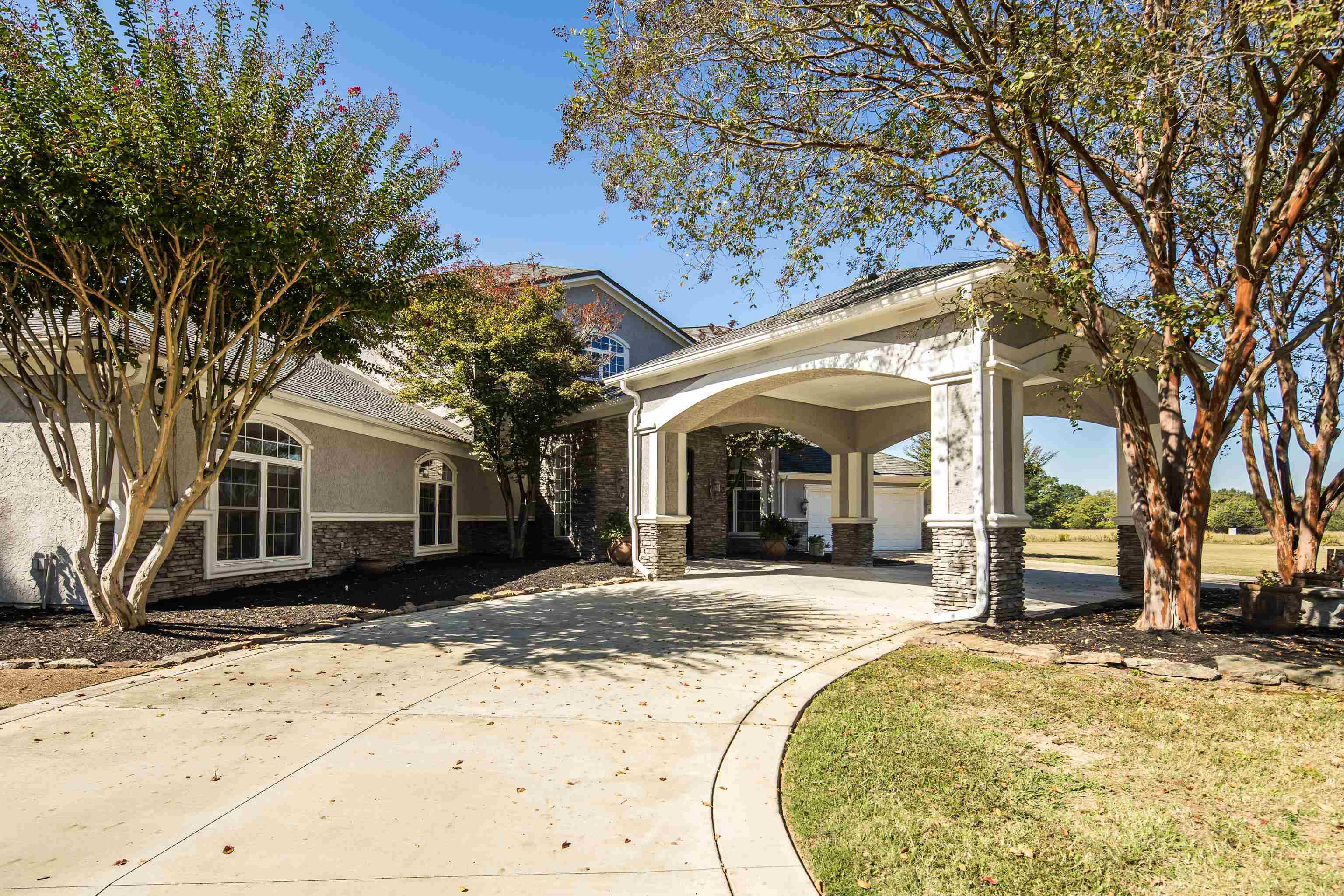 700 KEOUGH DR