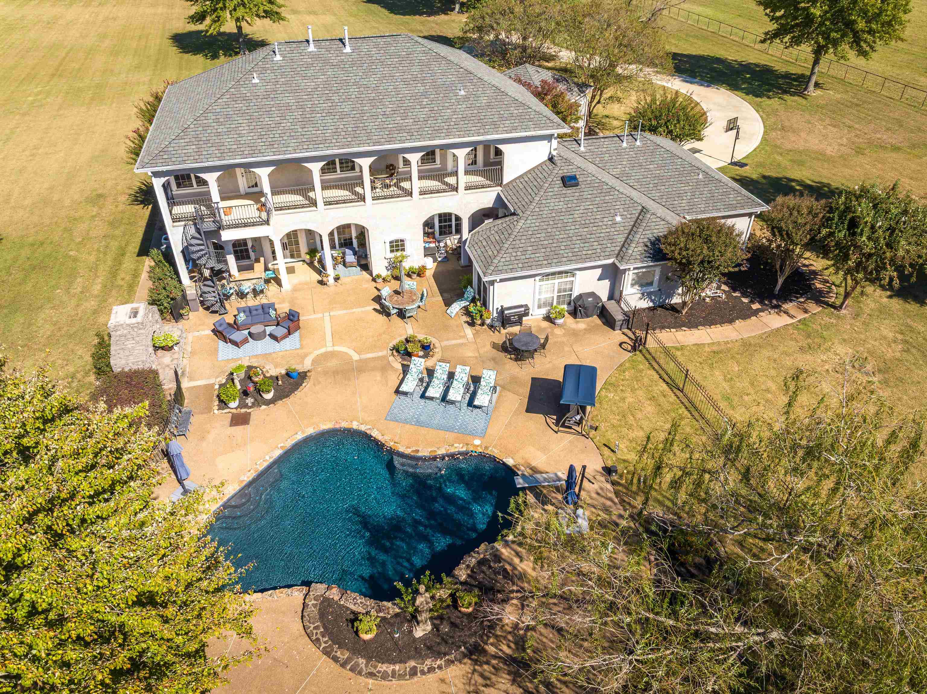 700 KEOUGH DR