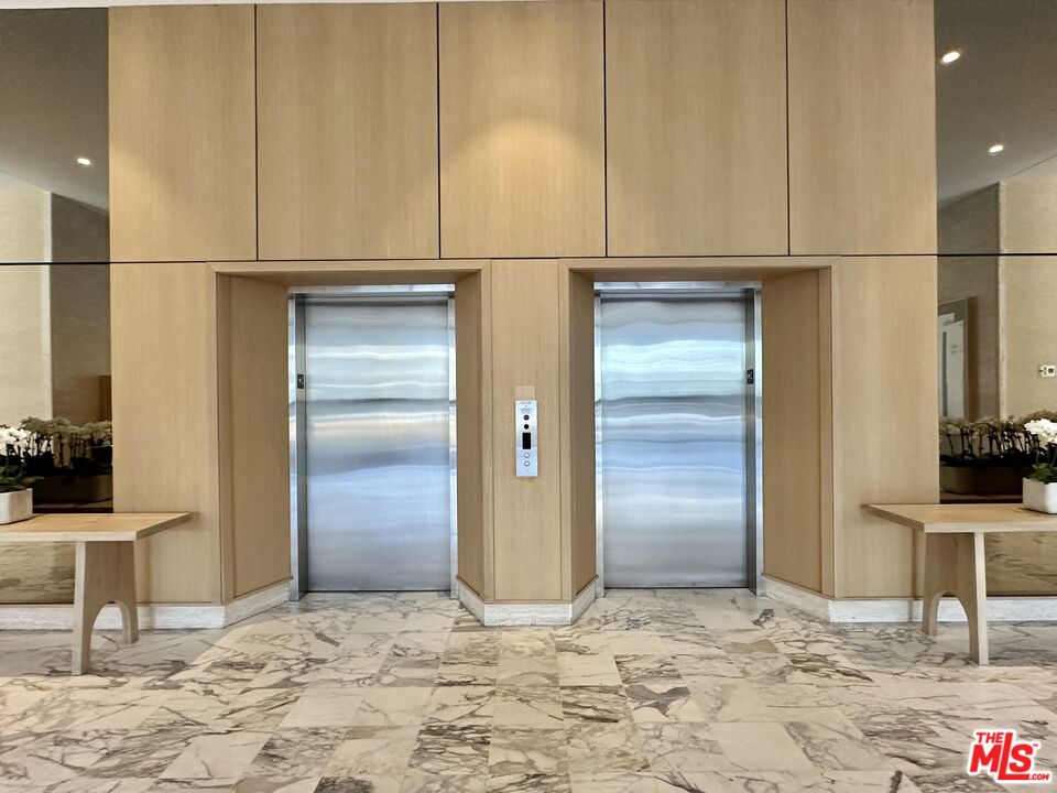 999 N DOHENY DR Unit: 612