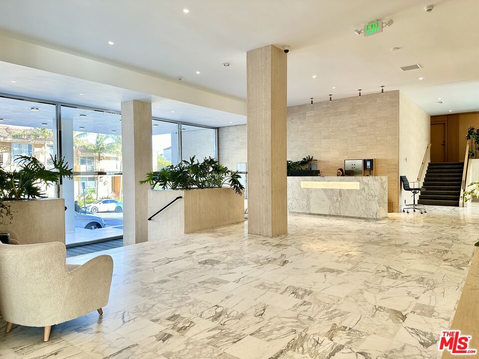 999 N DOHENY DR Unit: 612